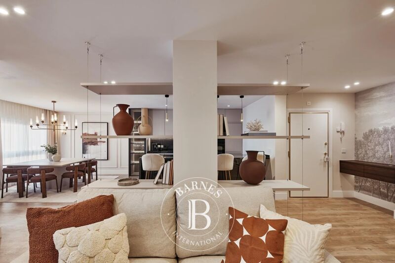 Venta, Piso Madrid - picture 1