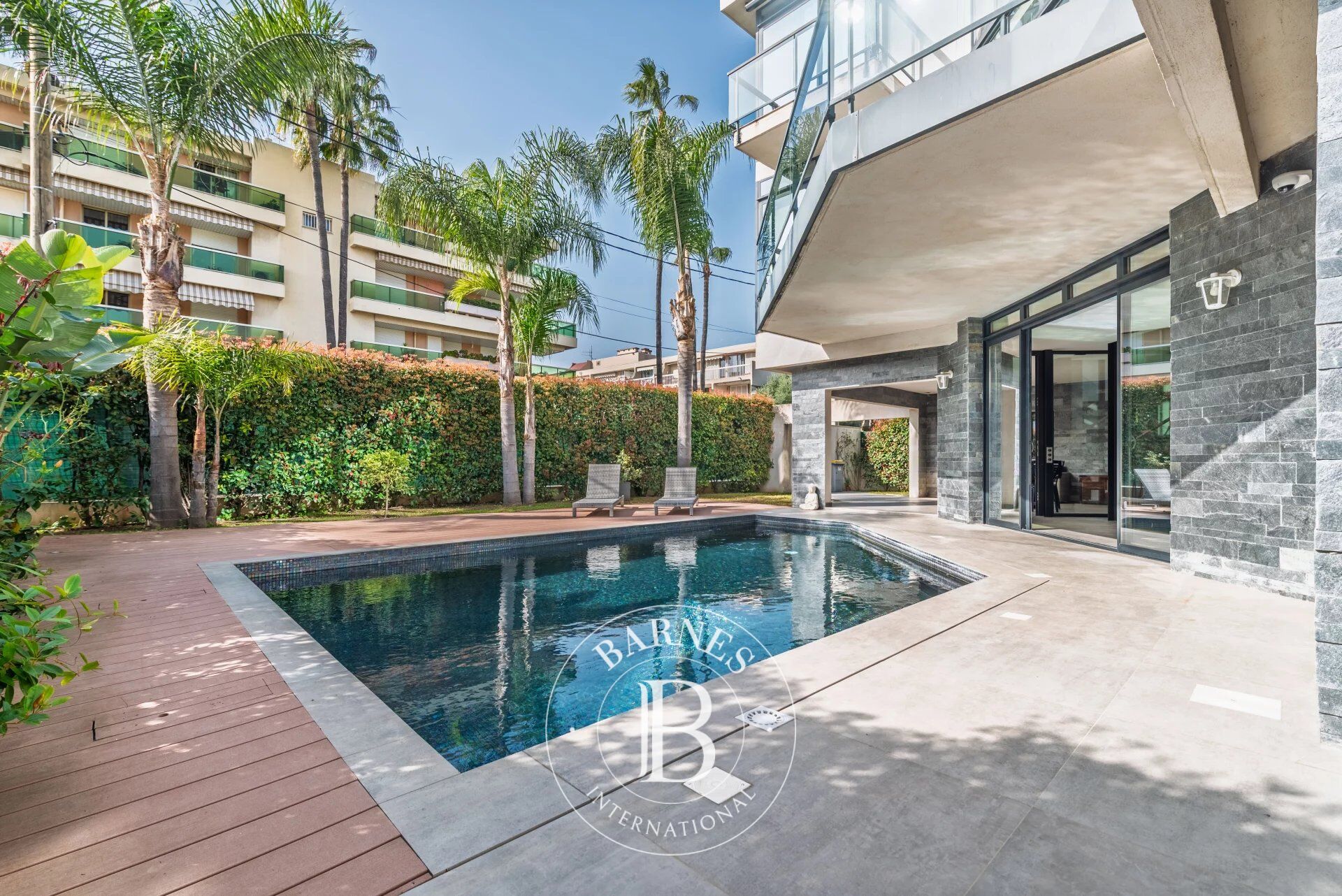 Stunning contemporary villa with swimming pool 100 meters from the beach - picture 2