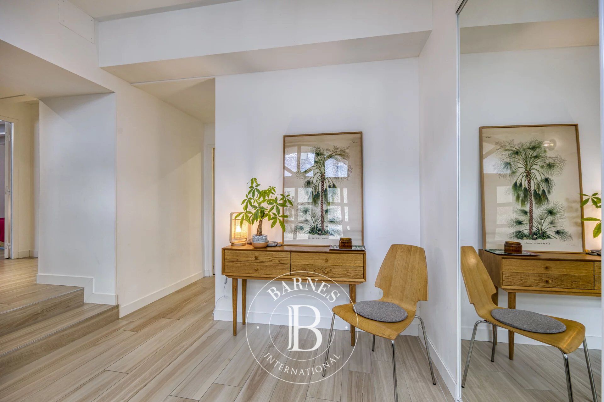 BARNES PAYS DE GEX – DIVONNE-LES-BAINS – CHARMING 5 at 6-ROOM APARTMENT – PRIVATE GARDEN – GARAGES - picture 1