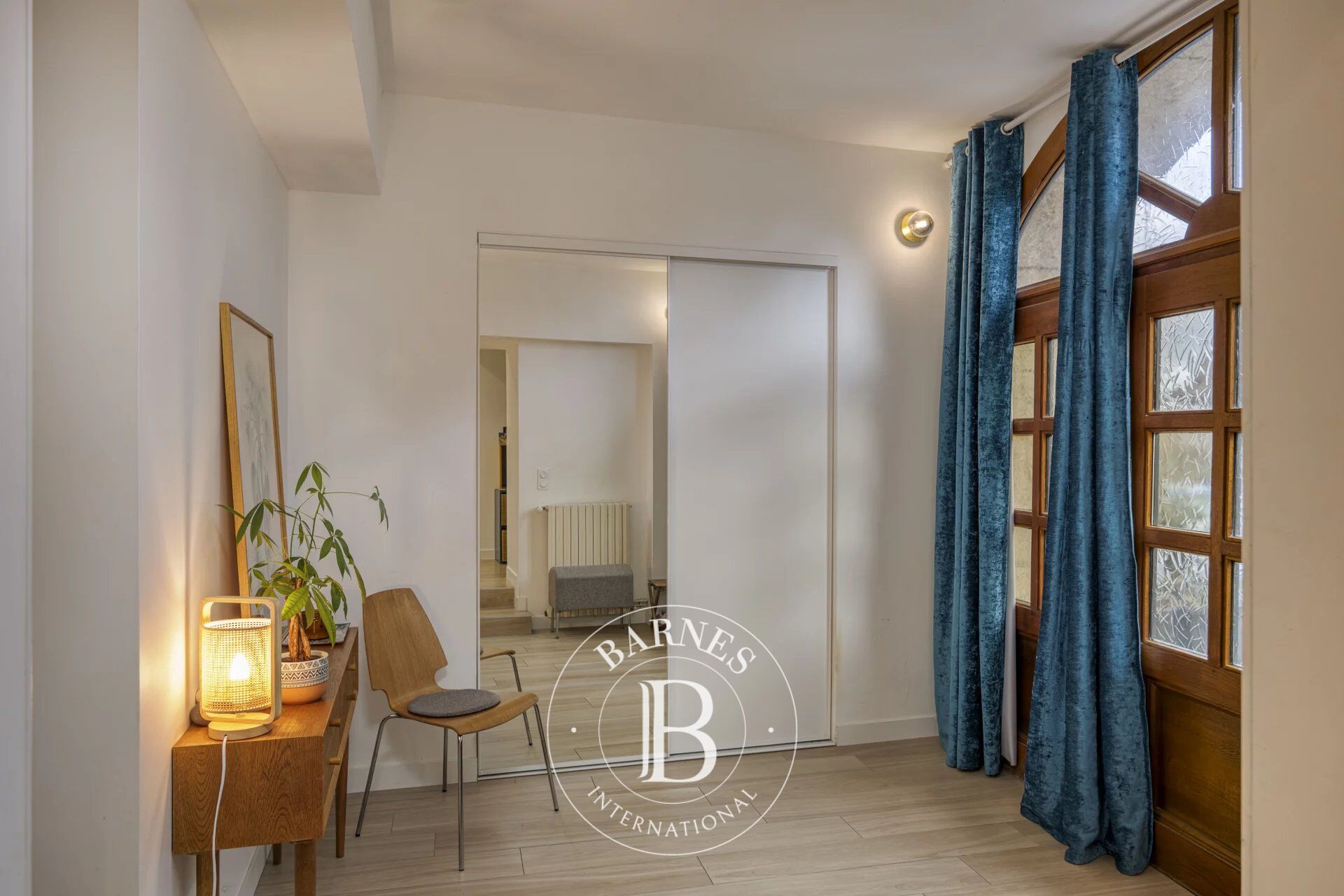 BARNES PAYS DE GEX – DIVONNE-LES-BAINS – CHARMING 5 at 6-ROOM APARTMENT – PRIVATE GARDEN – GARAGES - picture 2