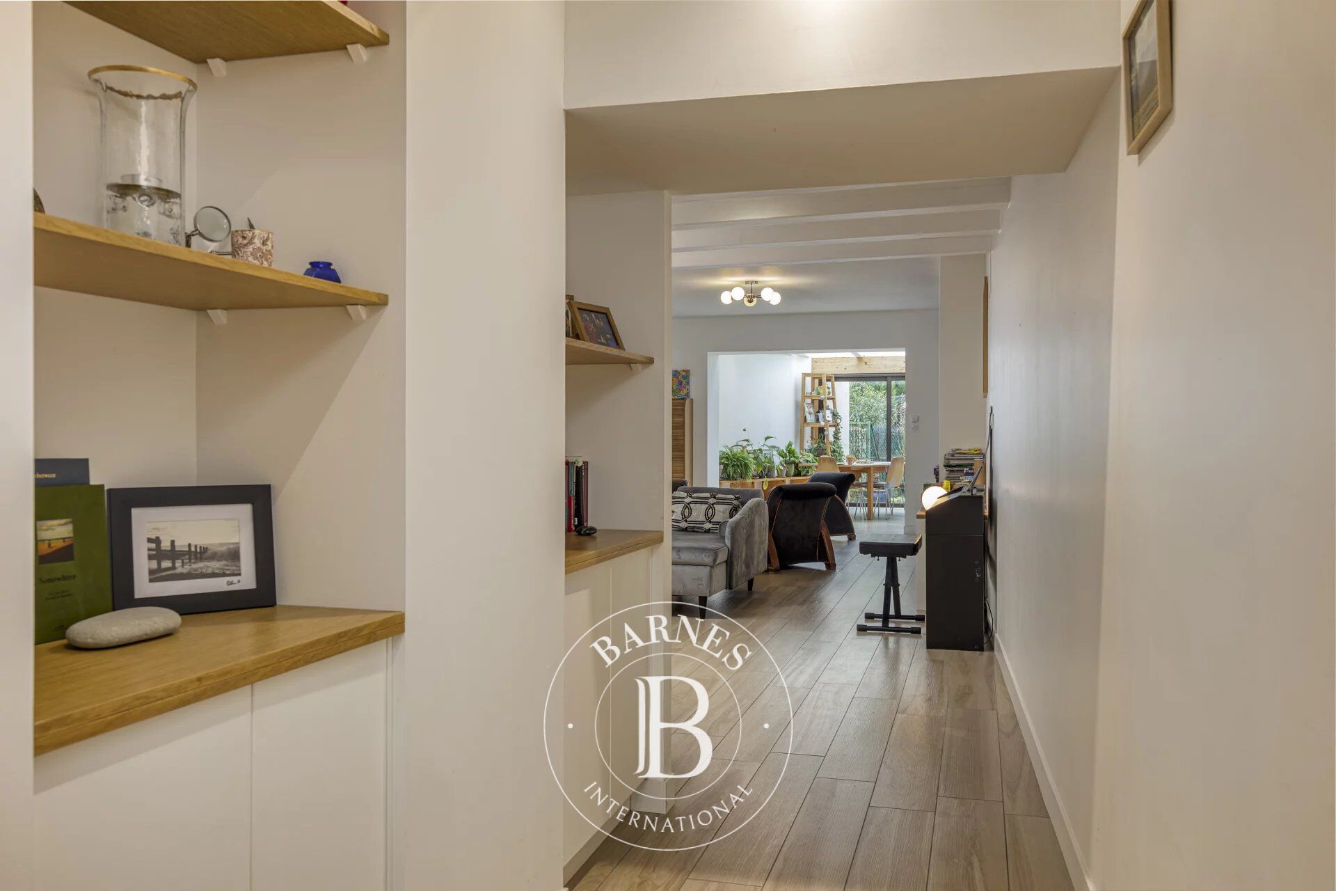 BARNES PAYS DE GEX – DIVONNE-LES-BAINS – CHARMING 5 at 6-ROOM APARTMENT – PRIVATE GARDEN – GARAGES - picture 3