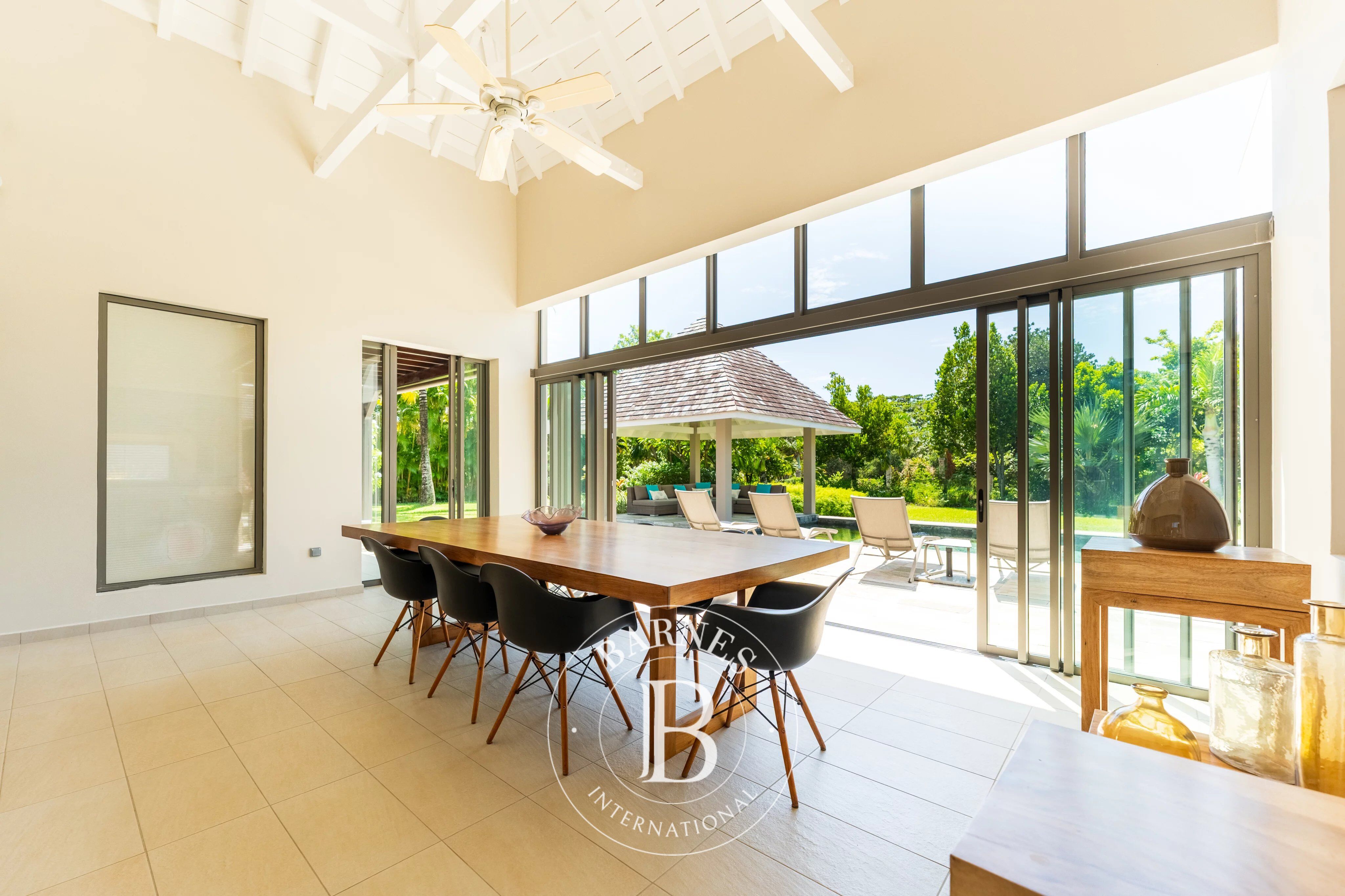 Anahita Golf Resort – Villa exceptionnelle de 4 chambres avec piscine et vue sur le parc - picture 2