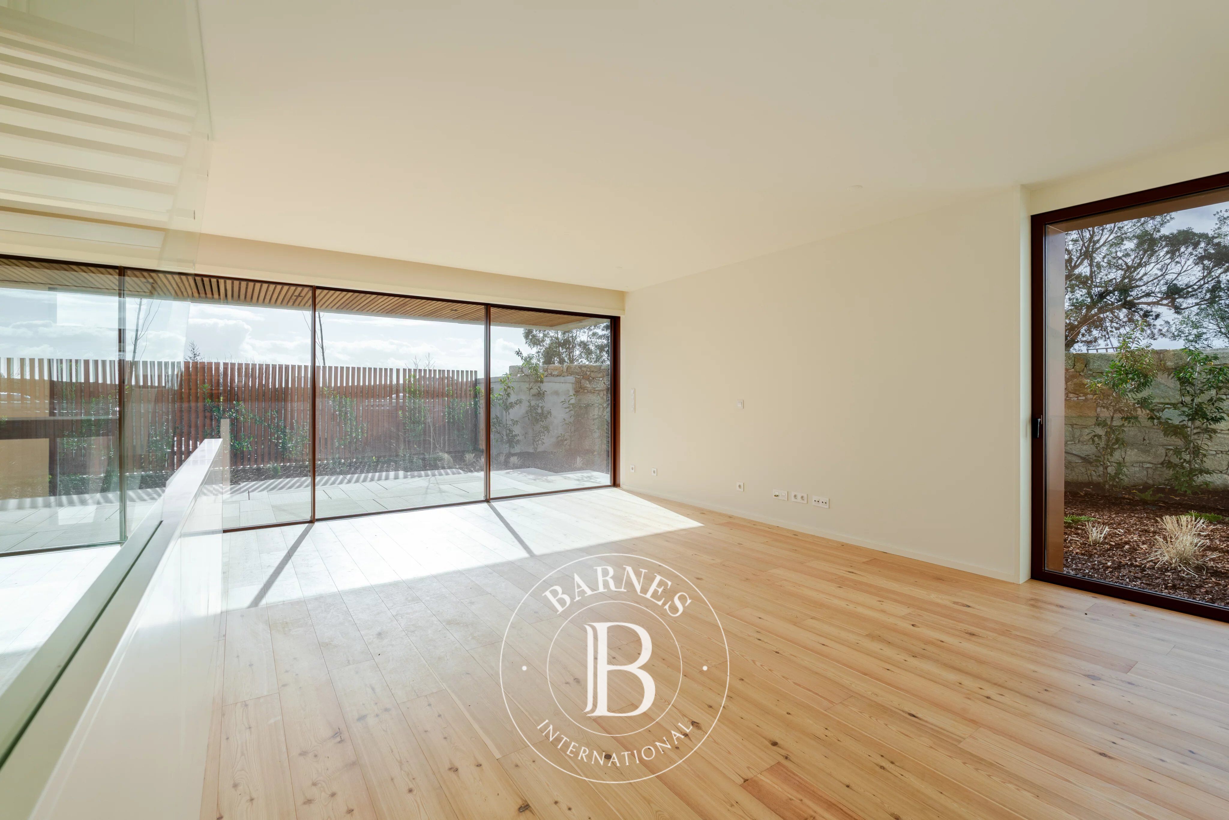 For Rent - picture 2