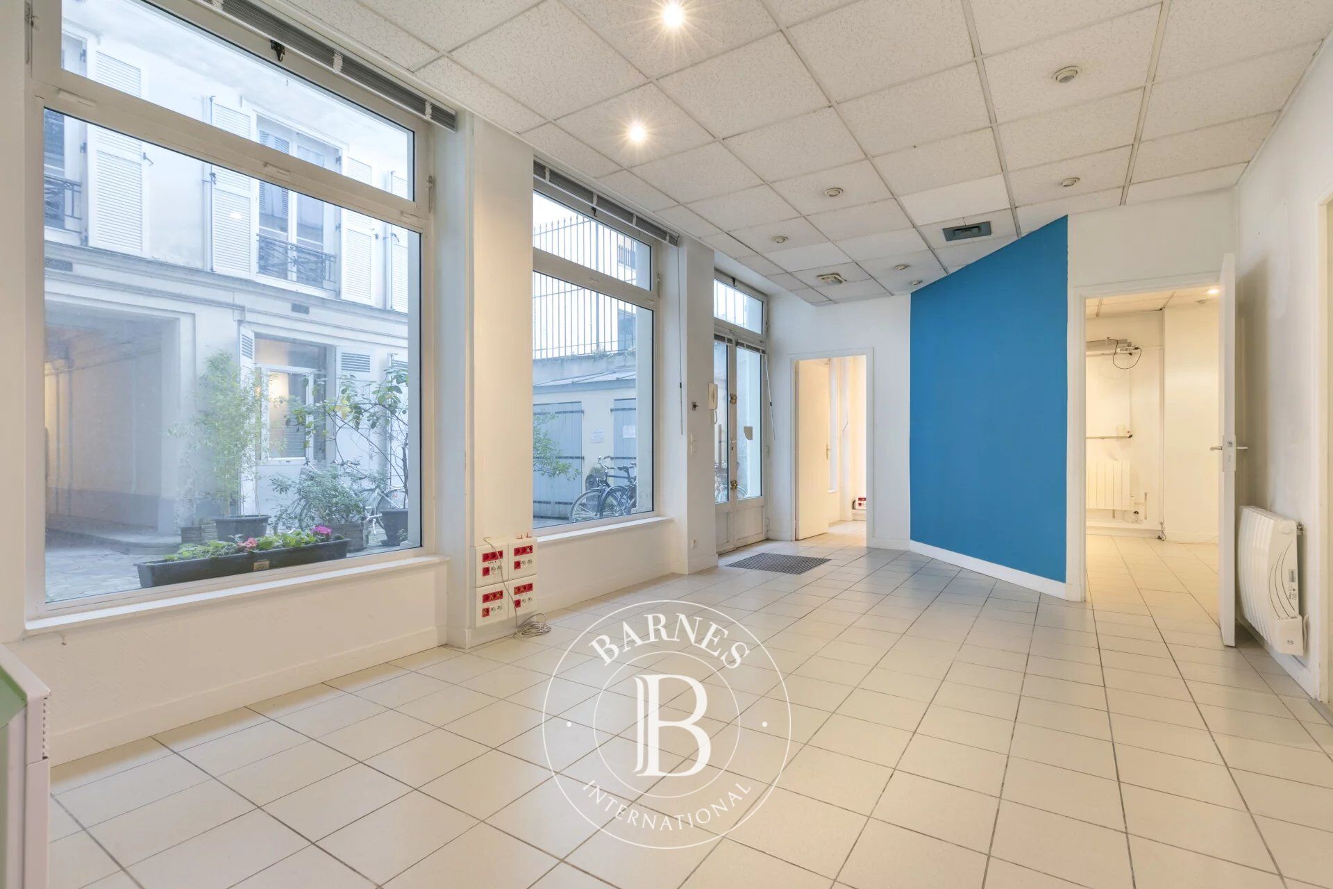 A VENDRE – Local / Bureau - Rue de Trévise – PARIS 9 - picture 2