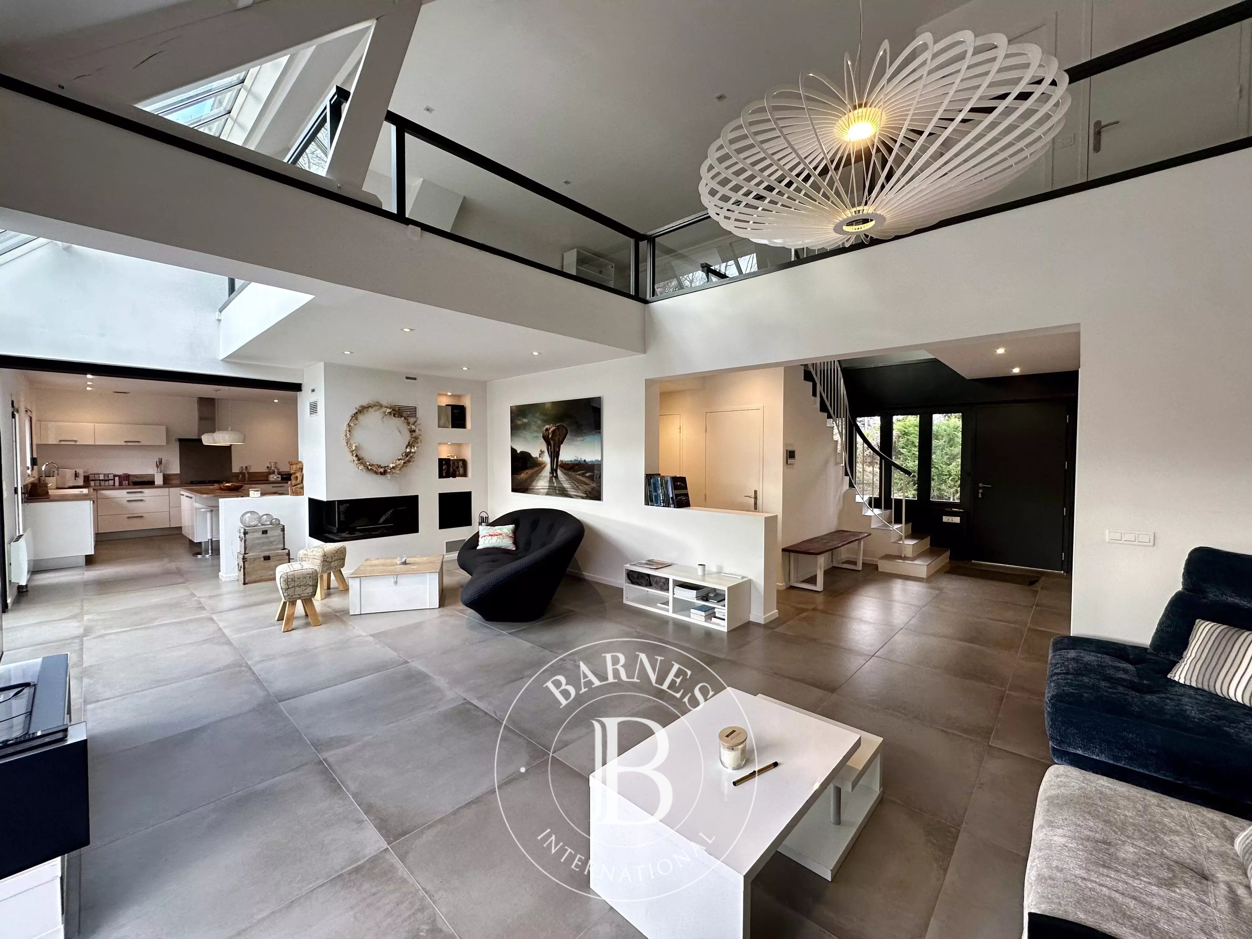 Villa Saint-Denis-en-Val - picture 2