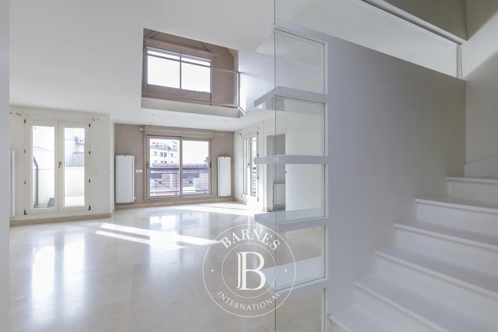 LA GARENNE COLOMBES TRIPLEX APARTMENT WITH TERRACE - picture 3