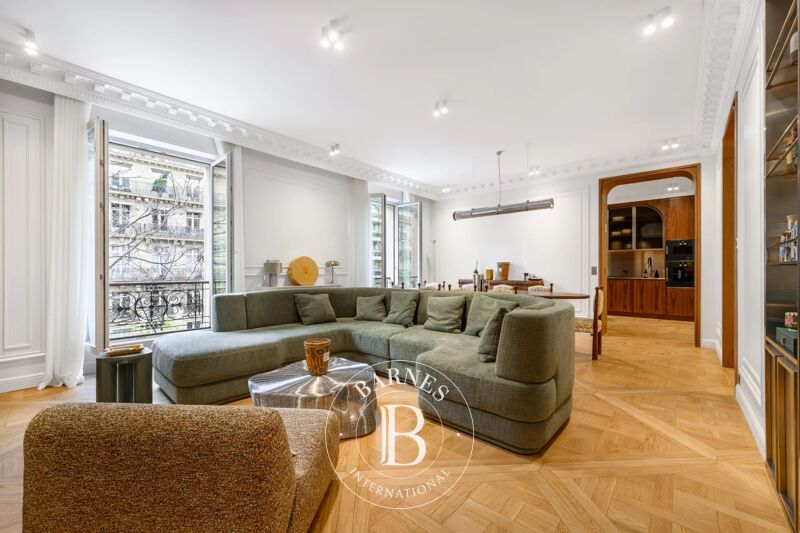 Exclusive listing - Paris 17 - Wagram / Courcelles - 3-bed apartment