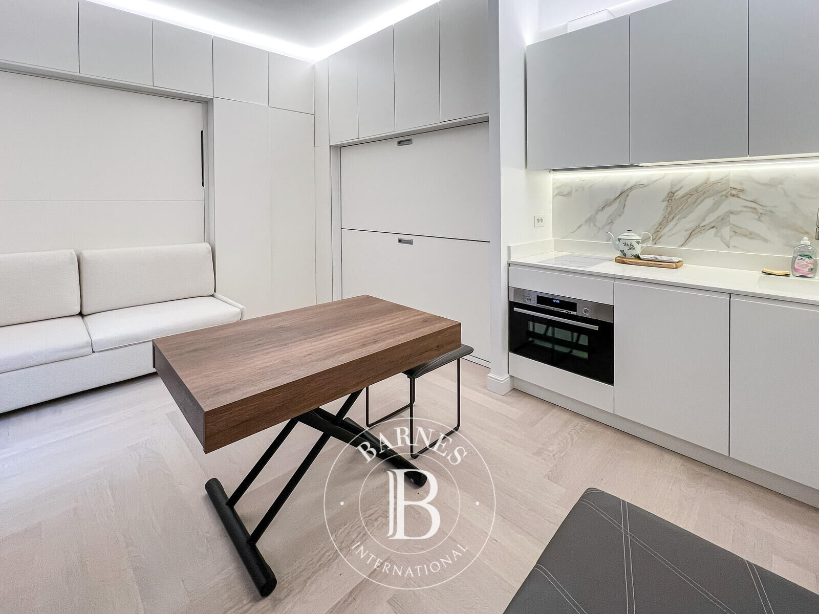 CONDAMINE - PROCHE DU PORT - STUDIO MEUBLE - picture 2