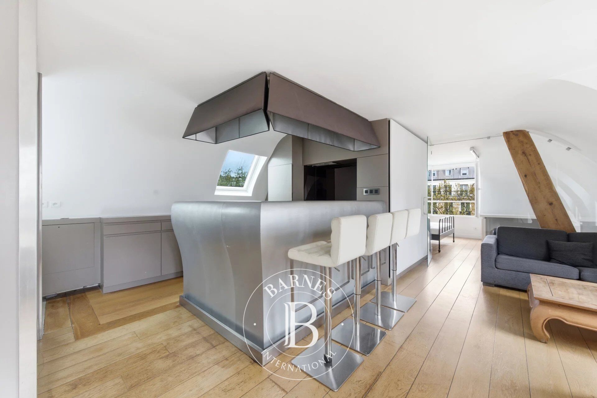 Vente appartement - Paris 4 - Boulevard Beaumarchais - Dernier étage - picture 1