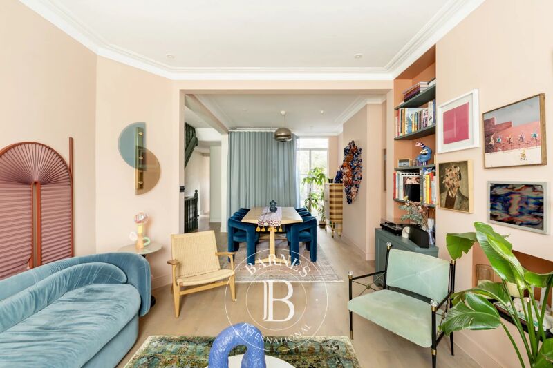 For Rent Townhouse | London - picture 2