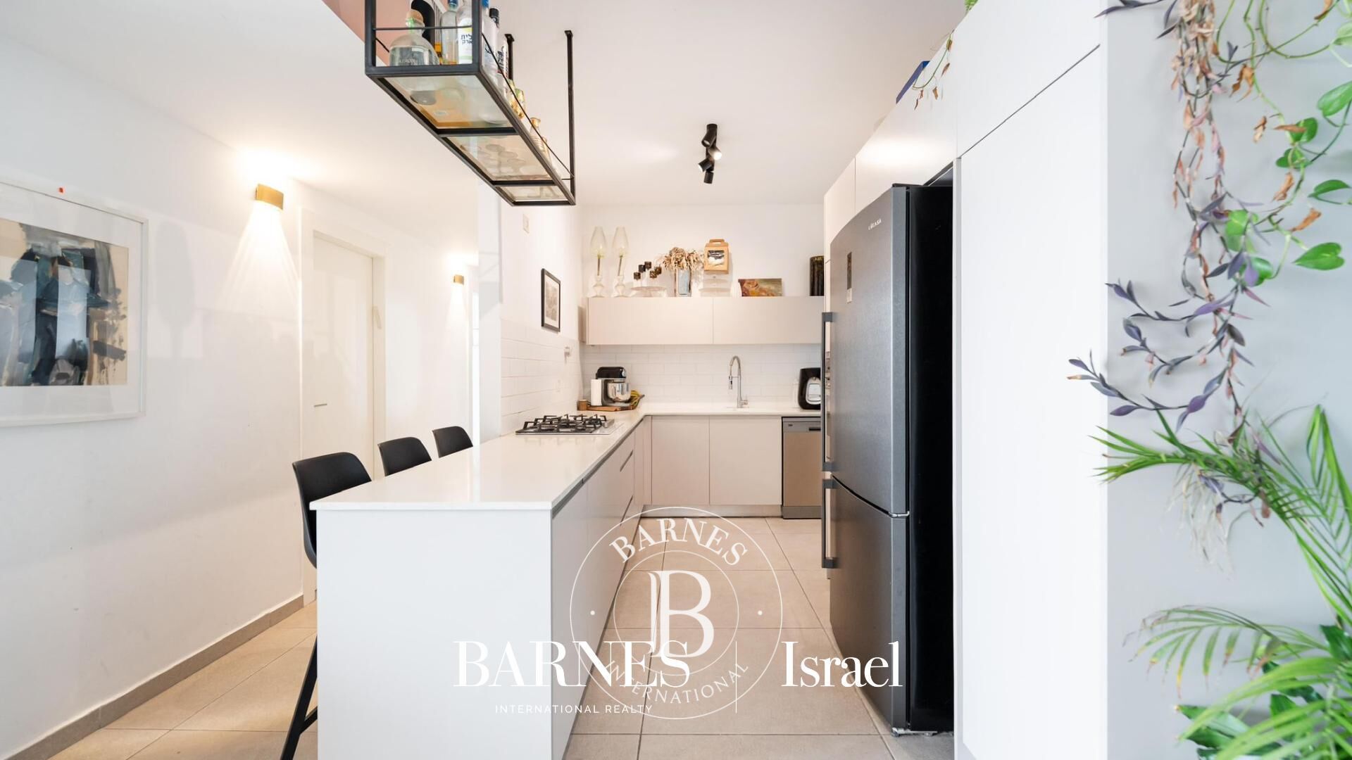 FOR SALE - 4-Room Apartment with Terrace | Florentin - picture 2