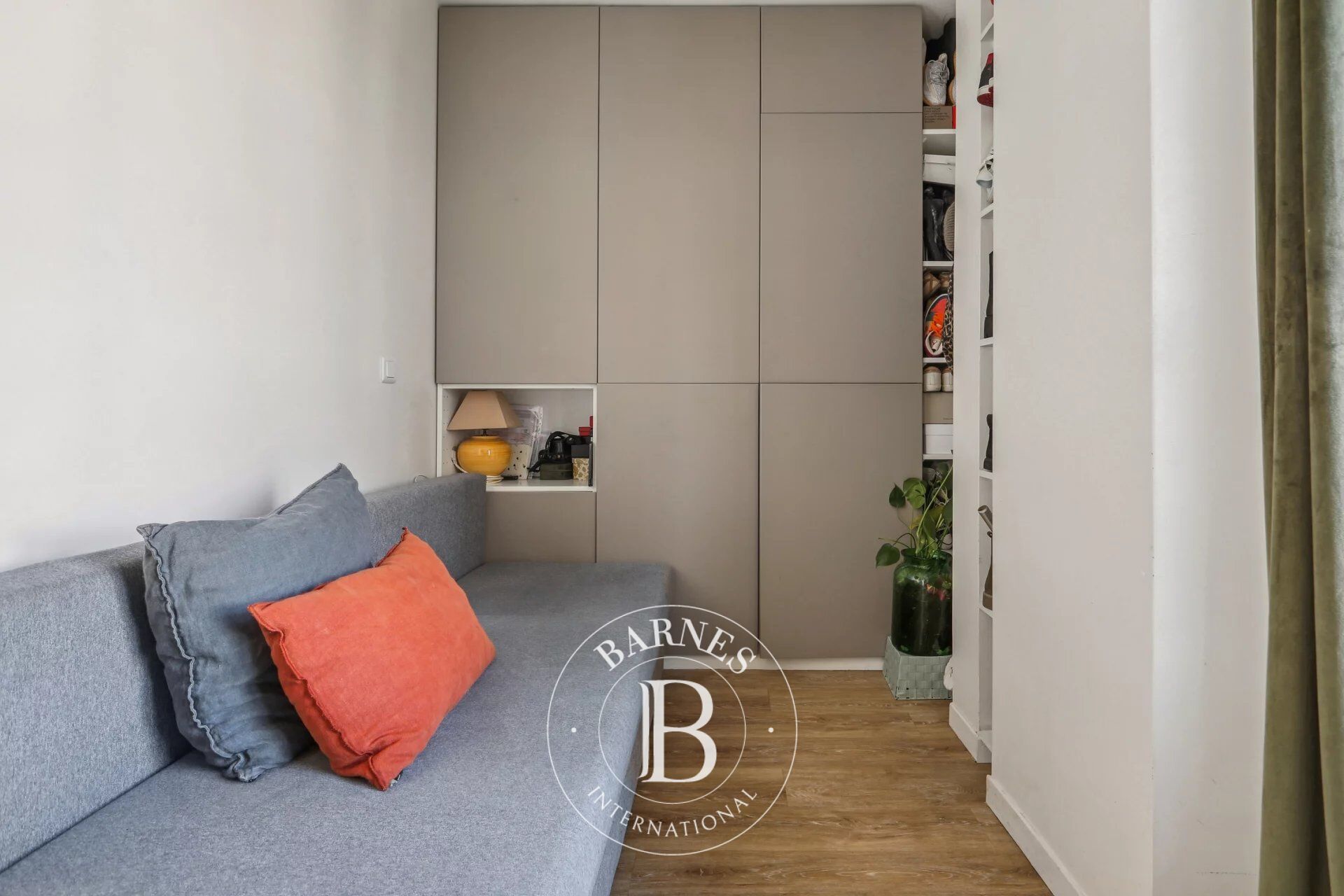 Paris 7 - Champ de Mars - Studio en dernier étage - Ascenseur - Calme et lumineux - picture 3