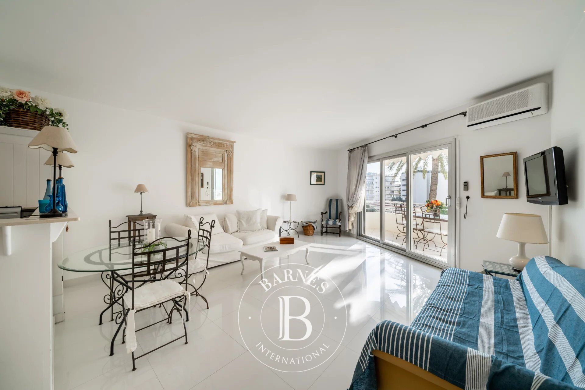 CANNES - PALM BEACH - STUDIO - À RAFRAÎCHIR - picture 3