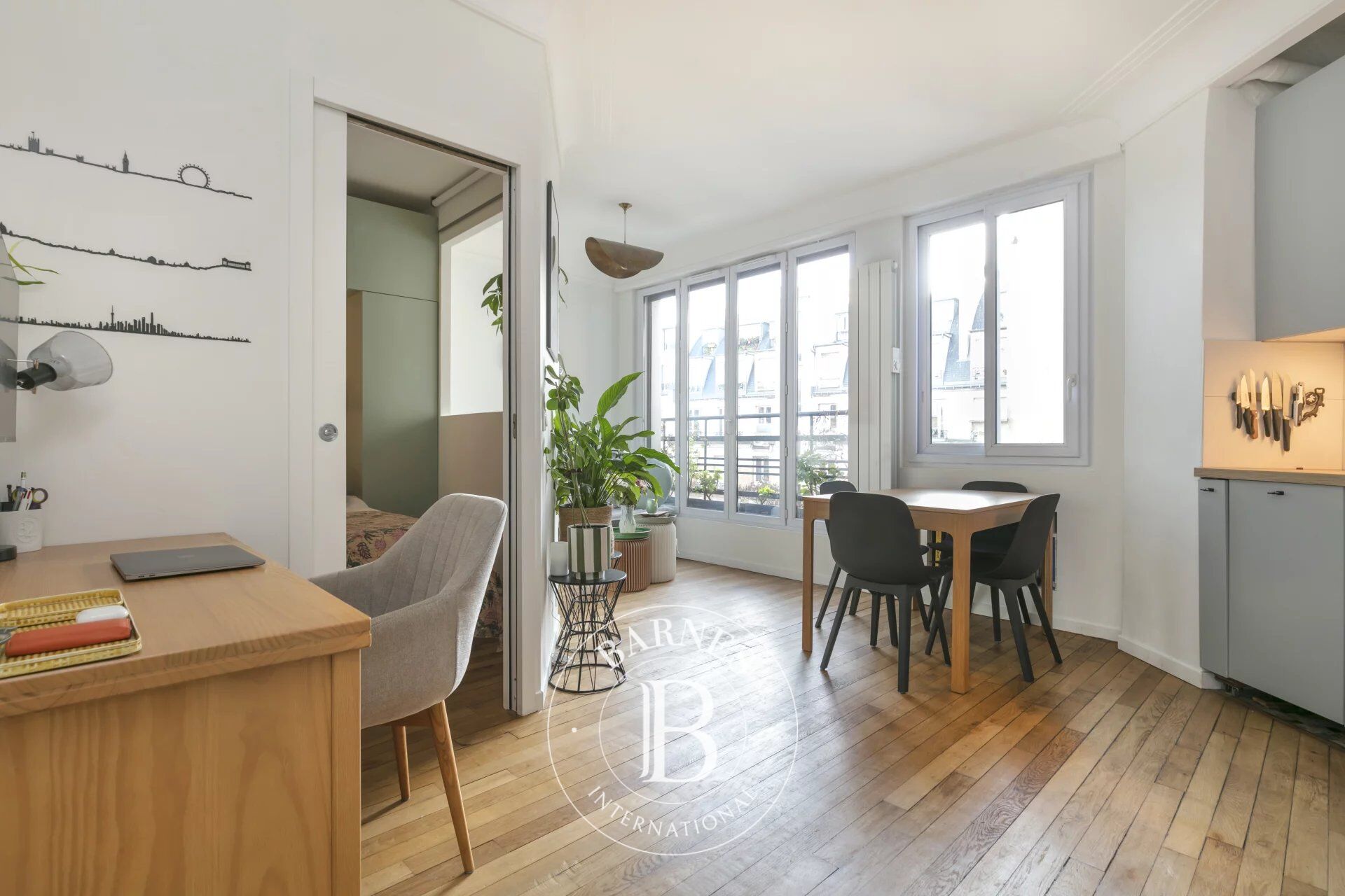 TERNES – Renovated Apartment – Quiet – Bright - picture 1