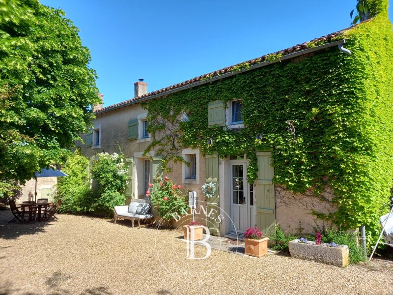 For Sale Manor house | Saint-Savin - picture 1