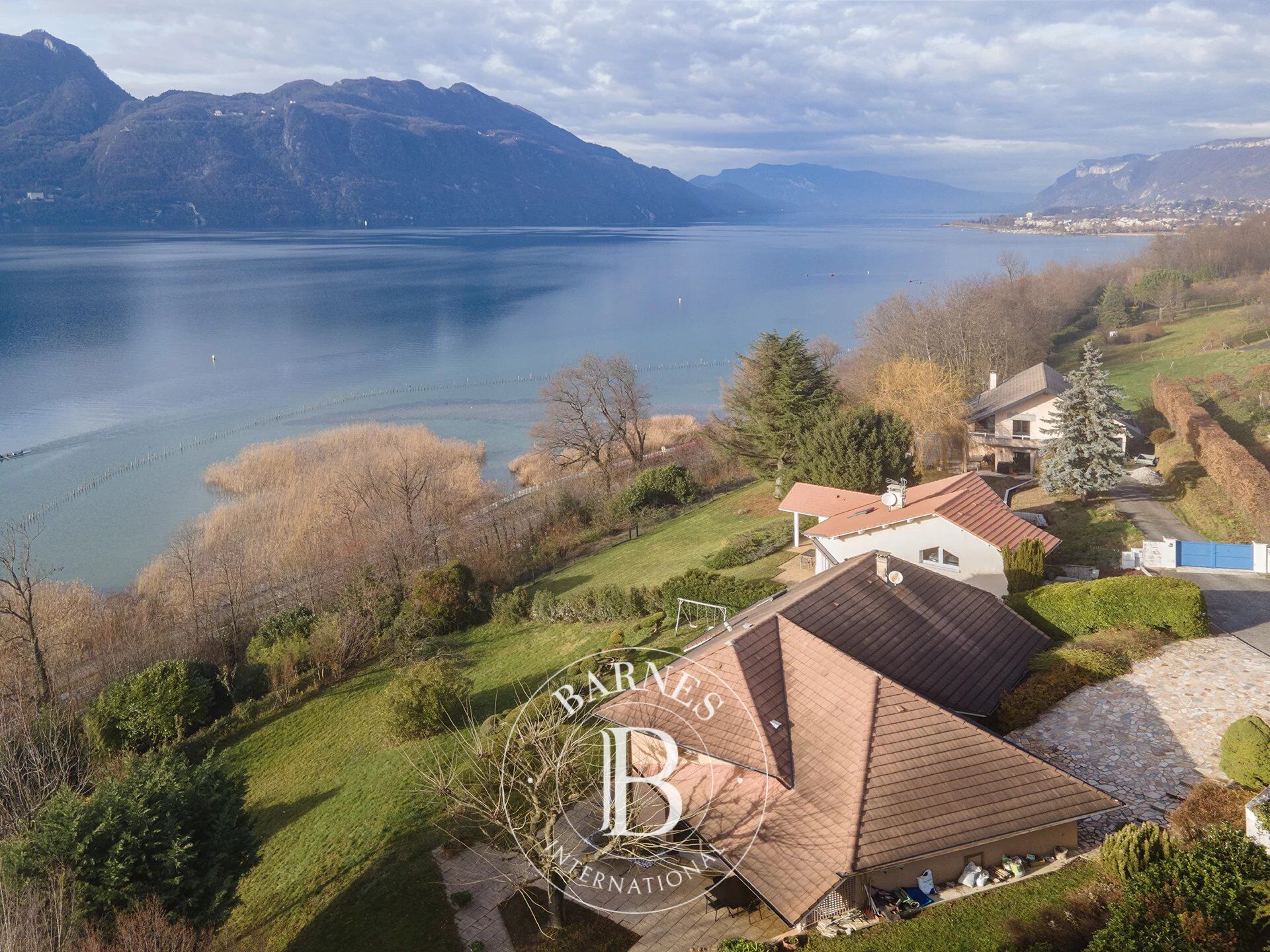 BARNES Aix-les-Bains - TRESSERVE  - VILLA AVEC VUE PANORAMIQUE - JARDIN - 4 CHAMBRES - picture 3