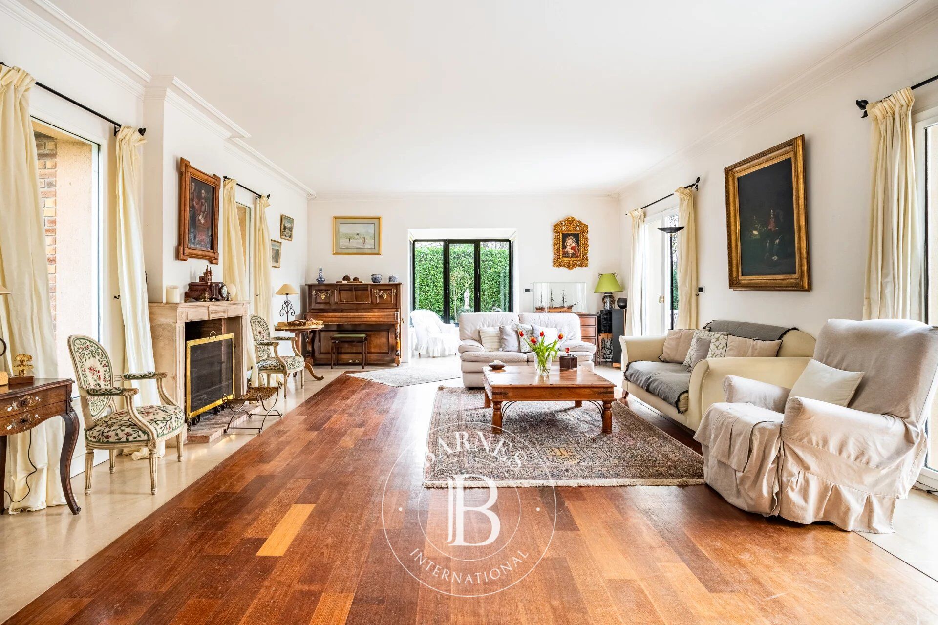 LE VESINET SUD - MAISON CONTEMPORAINE DE 1990 - 5 CHAMBRES - PISCINE CHAUFFÉE - picture 2