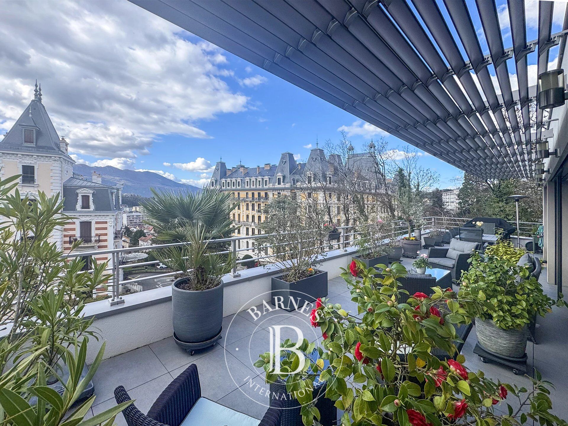 BARNES  - AIX-LES-BAINS - EXCLUSIVITÉ - CENTRE-VILLE - APPARTEMENT CONTEMPORAIN - 120 M² - 3 CHAMBRES - TERRASSE 54 M² - picture 3