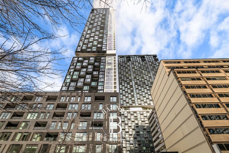 For Rent Apartment | Montréal (Ville-Marie) - picture 2