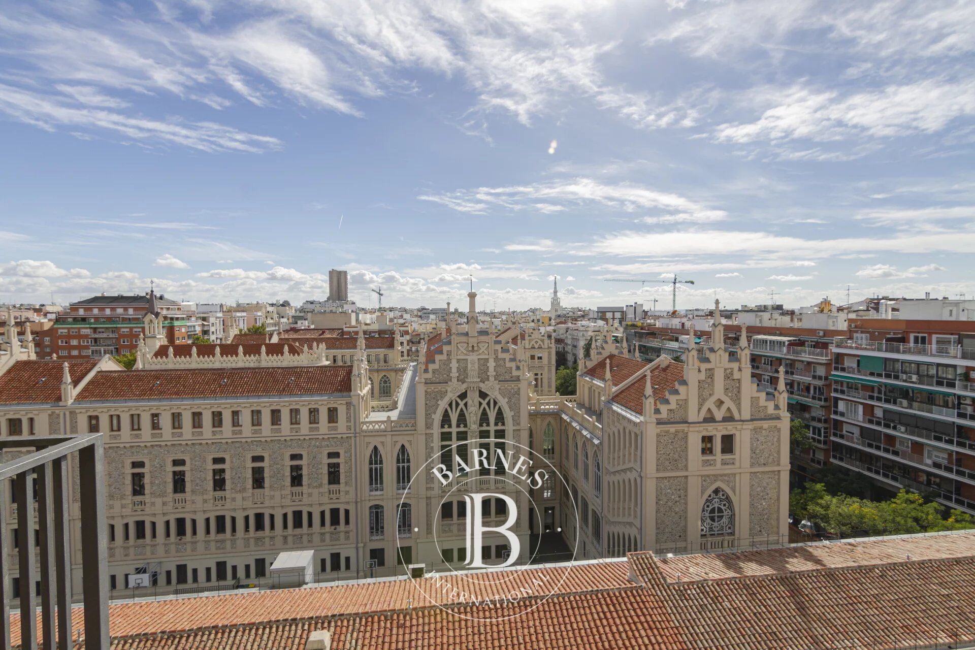 Exceptional Penthouse in the Heart of the Recoletos District - picture 2