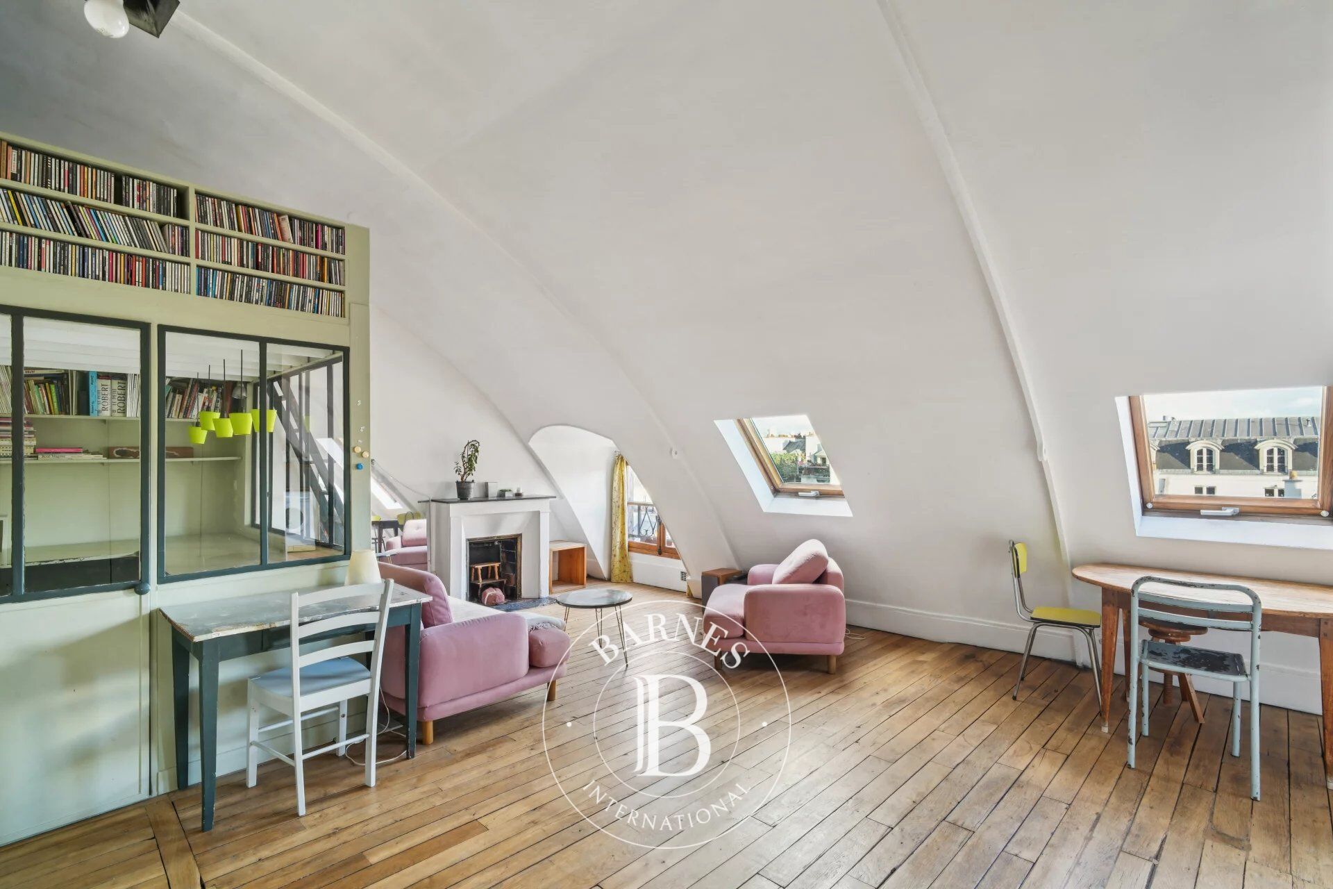 PARIS X - FAUBOURG SAINT-DENIS - 2 PIÈCES - DERNIER ÉTAGE - LUMINEUX - SOUS OFFRE ACCEPTÉE - picture 2