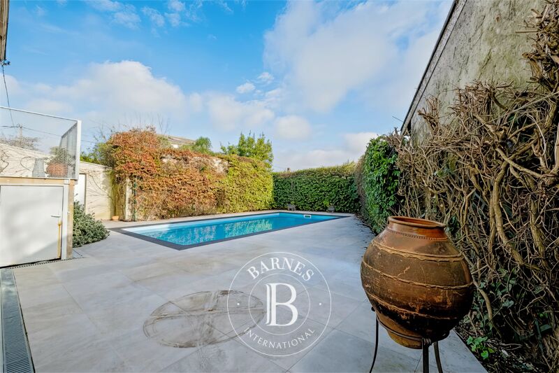 Barrière de Pessac- Chartreuse de 340 m² - Jardin - Piscine - Garage