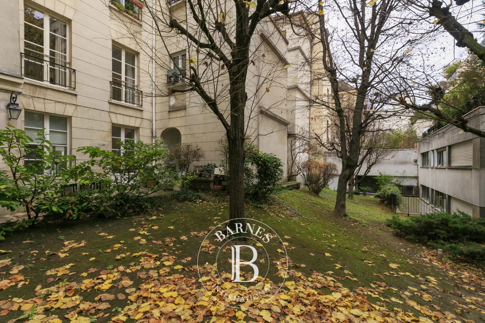 A VENDRE - Local commercial – Rue Sainte-Anastase – PARIS 3 - picture 2