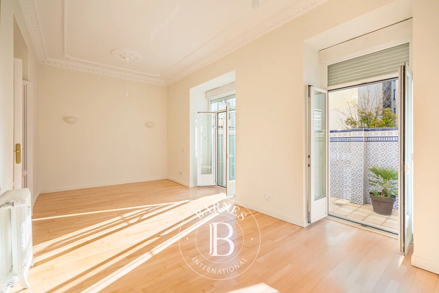 Appartement à vendre avec patio intérieur unique dans un immeuble classique - picture 1