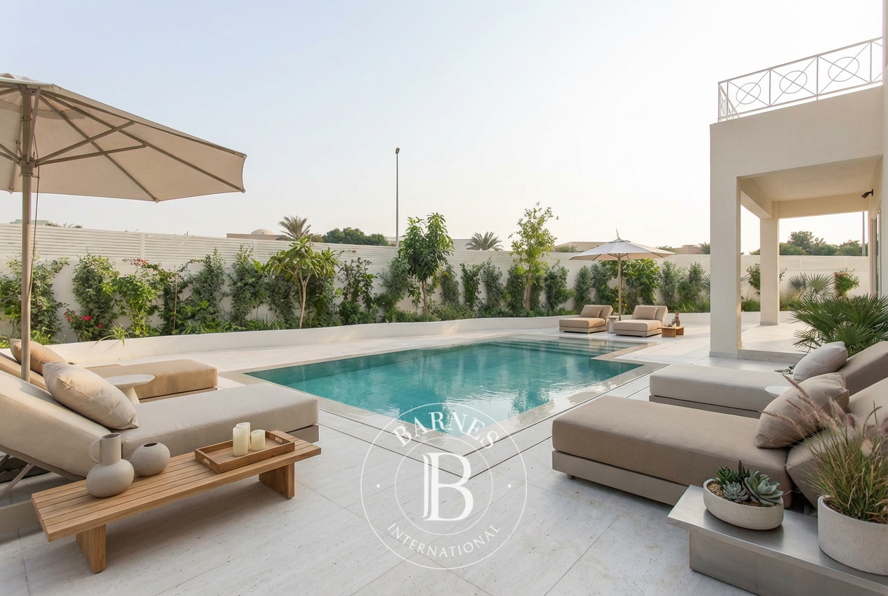 Villa The Lakes - picture 1