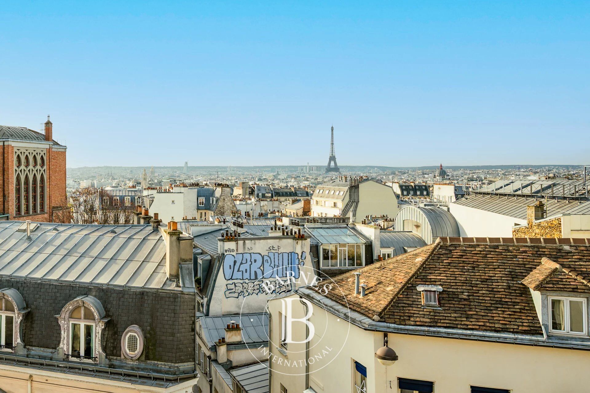 PARIS 18 - RUE DES ABBESSES - 4th FLOOR - PANORAMIC SOUTH-FACING VIEW PARIS EIFFEL TOWER - HIGH-END SERVICES - FURNISHED - picture 3
