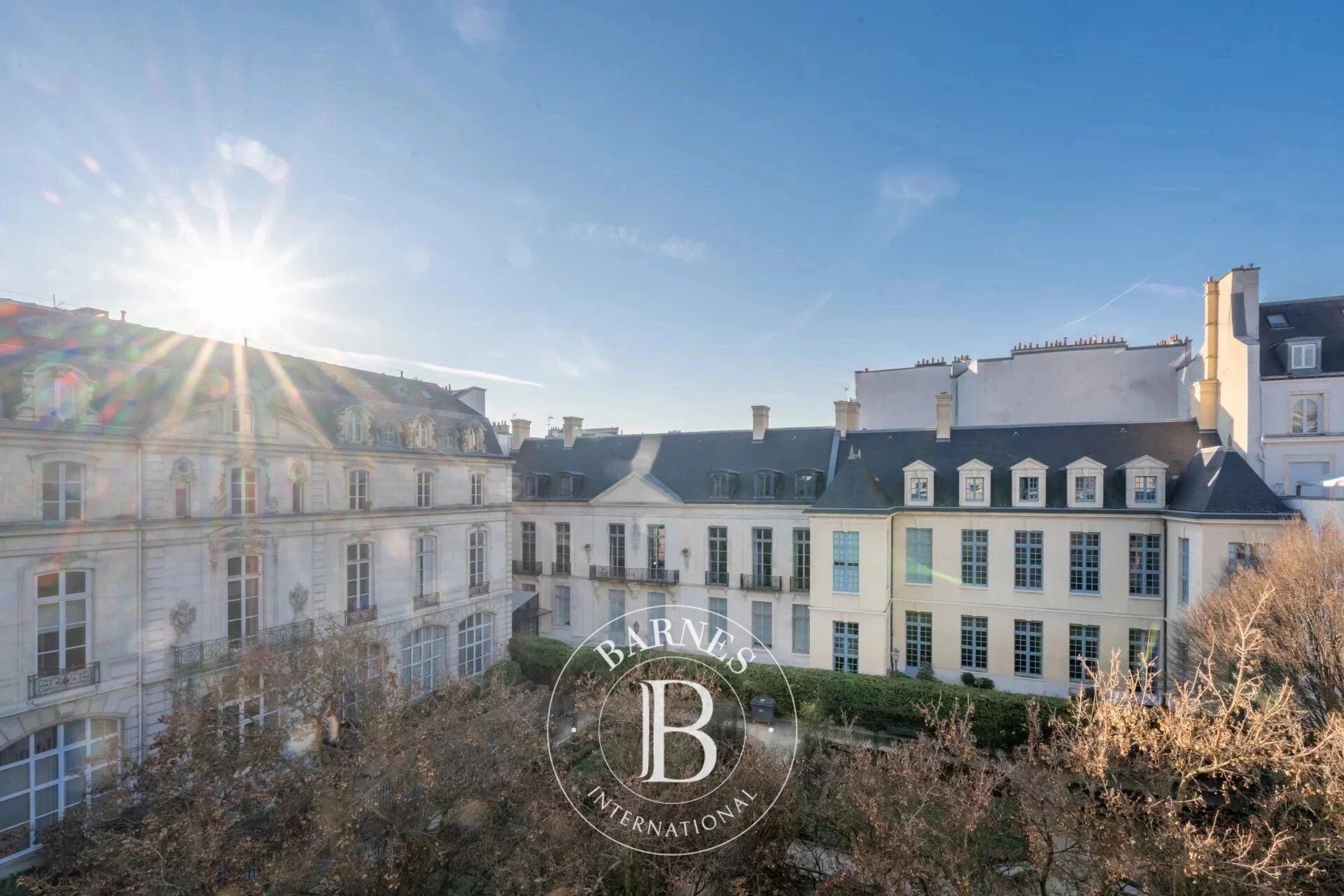 Vente appartement - Paris 3 - Marais - 2 pièces - vue dégagée sans vis-à-vis - calme - ascenseur - parking en sus - picture 1