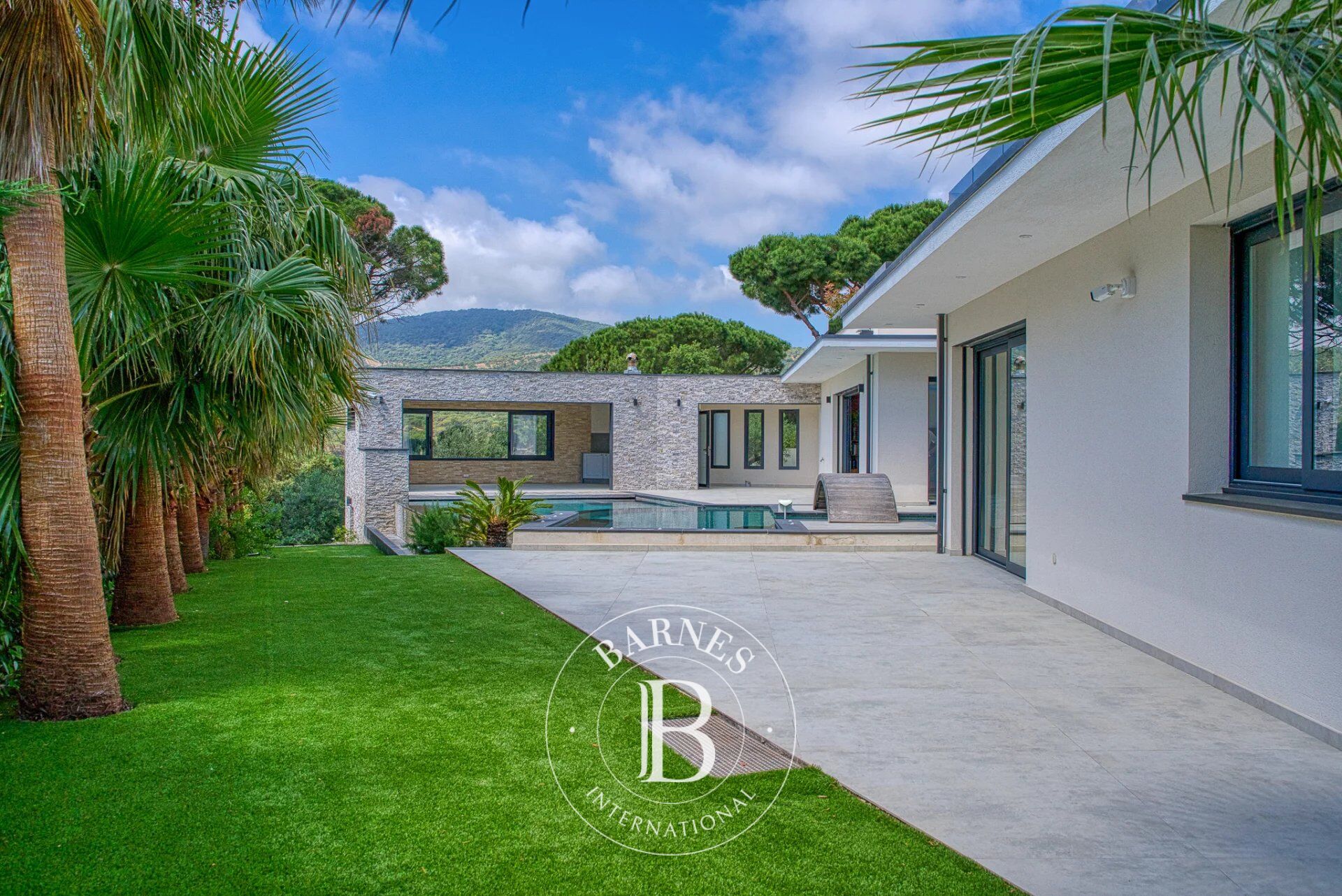 SAINTE-MAXIME - VILLA CONTEMPORAINE - JACUZZI - PISCINE - picture 3