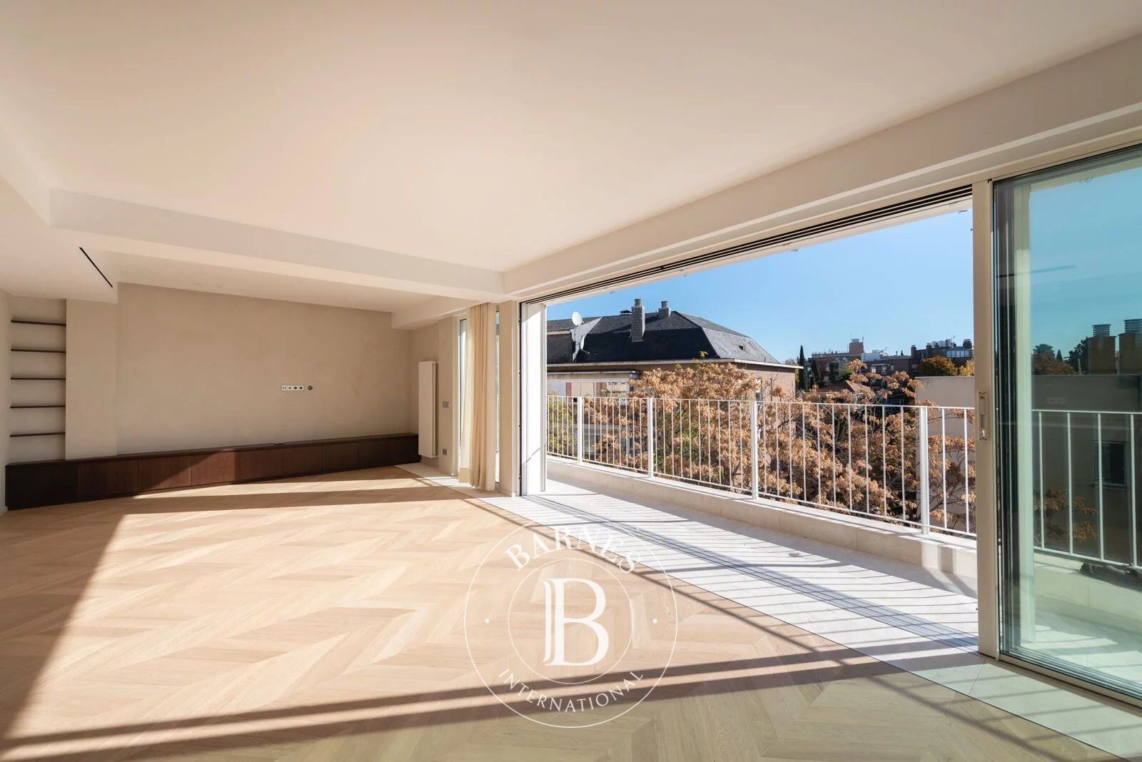 Atíco de dos habitaciones en-suite con orientación sur en El Viso - picture 1