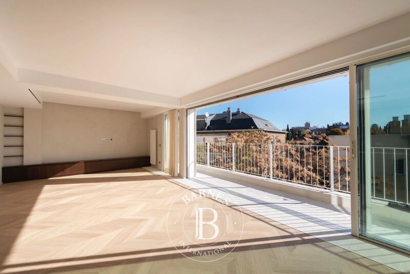 Venta, Piso Madrid - picture 1