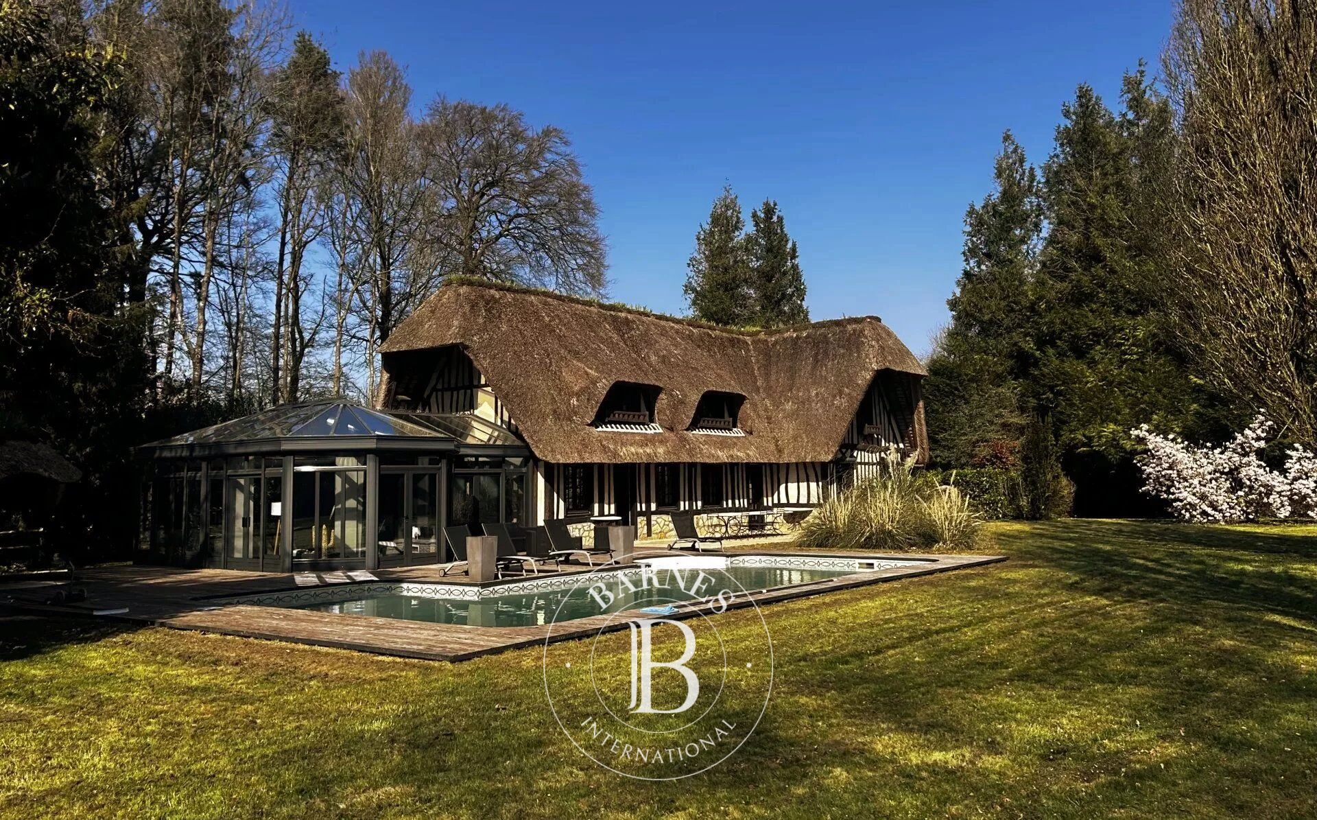 Normandy - Renovated thatched cottage on a landscaped park - picture 2