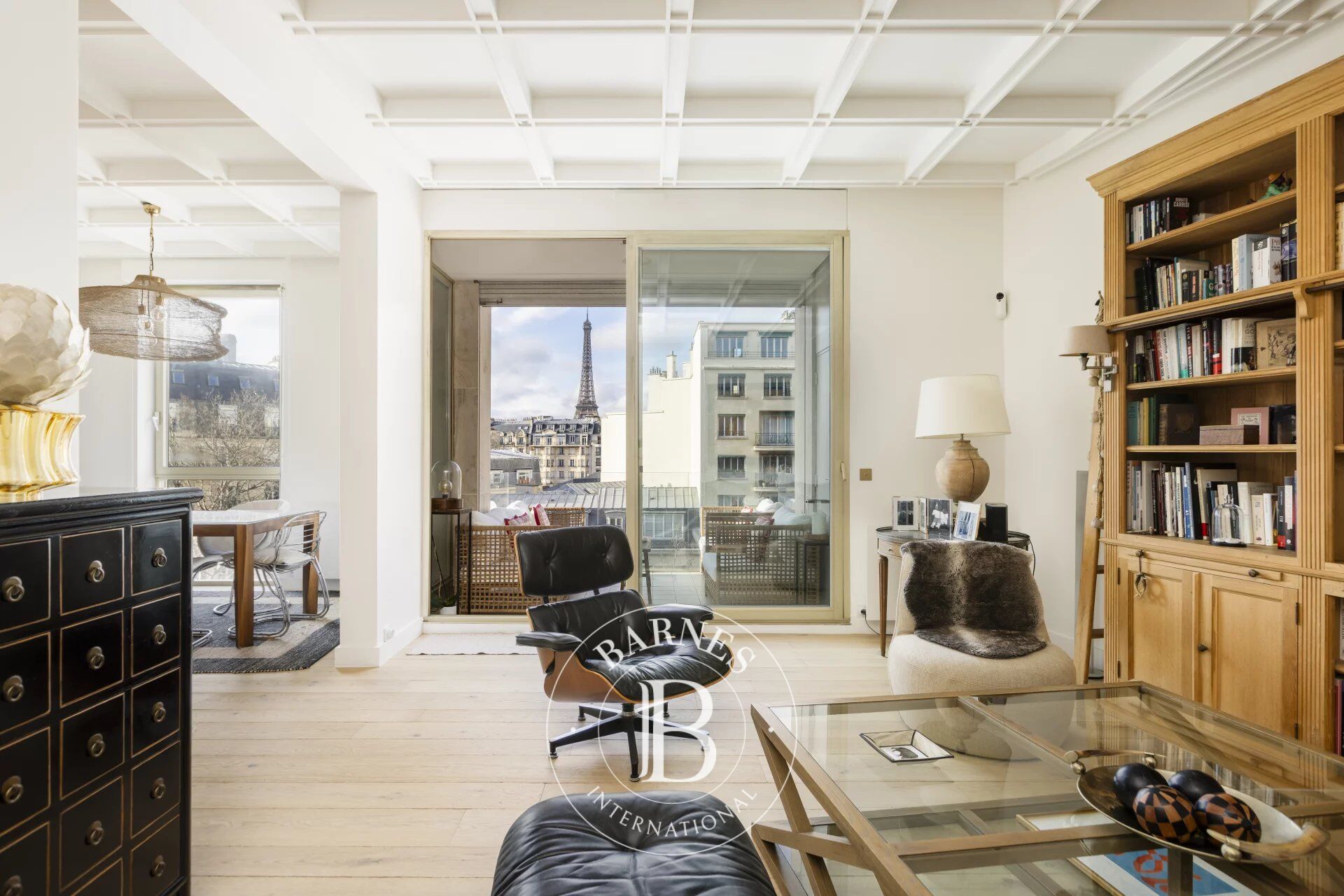 Exclusive Listing – Paris 7th – Terrace Apartment with Views of the Eiffel Tower and Les Invalides - picture 3