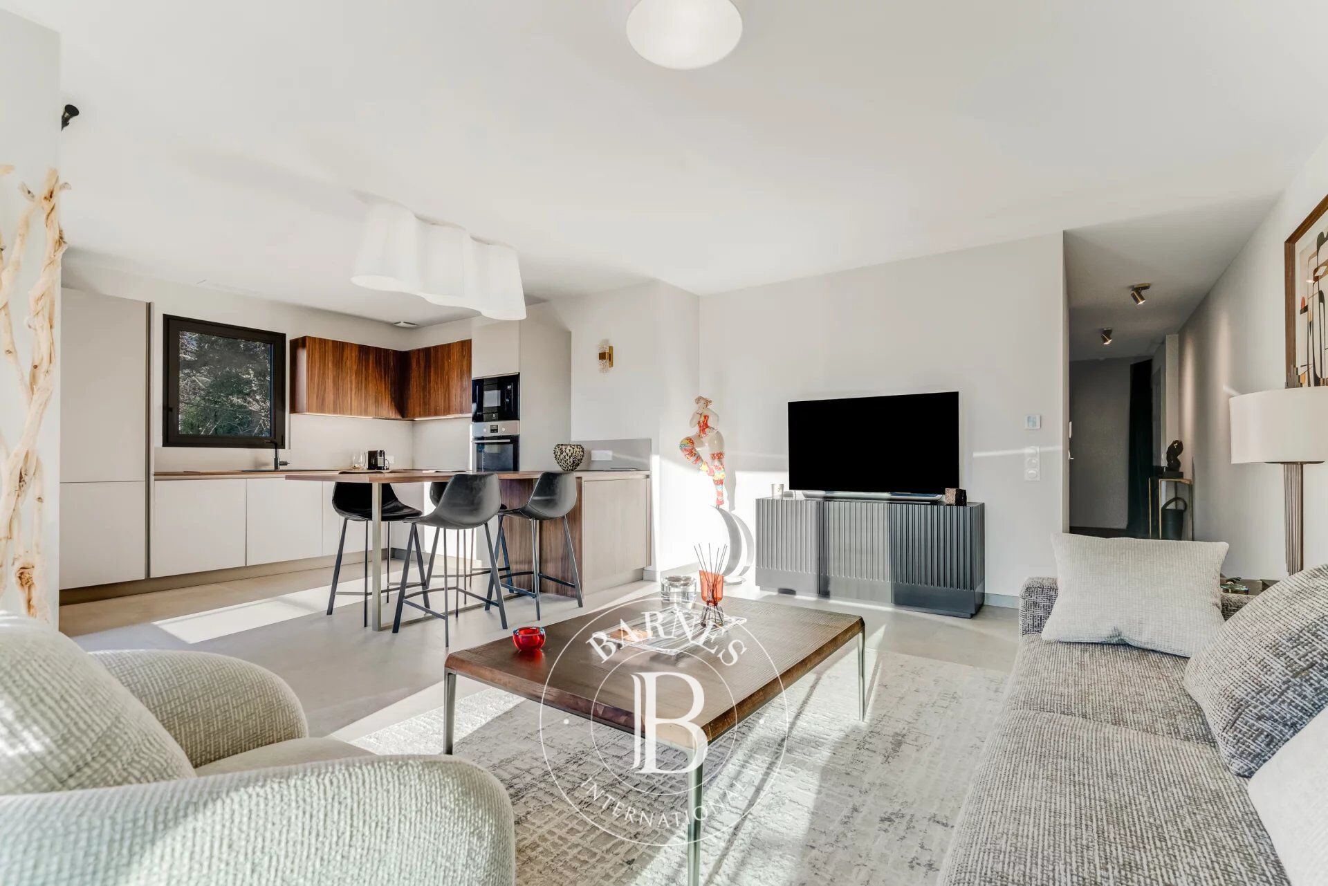 GRIMAUD - APPARTEMENT NEUF - 2 CHAMBRES - A PIED PLAGE ET GOLF - picture 3