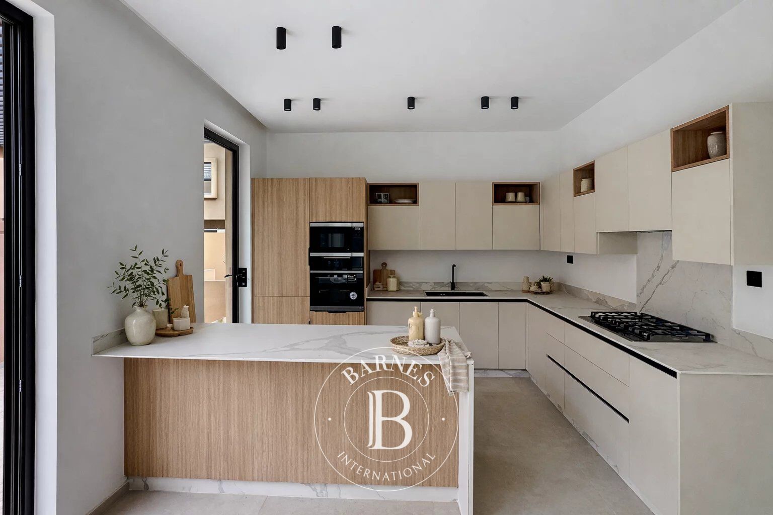 Villa contemporaine neuve avec piscine — Domaine privé sécurisé - picture 3