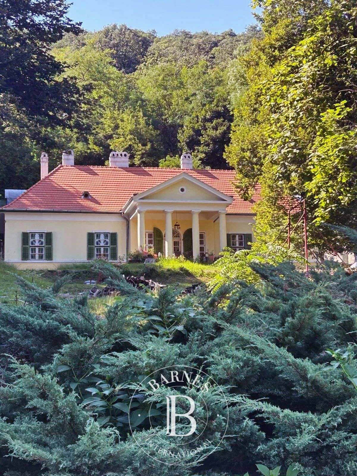 Palacete Esztergom - picture 1