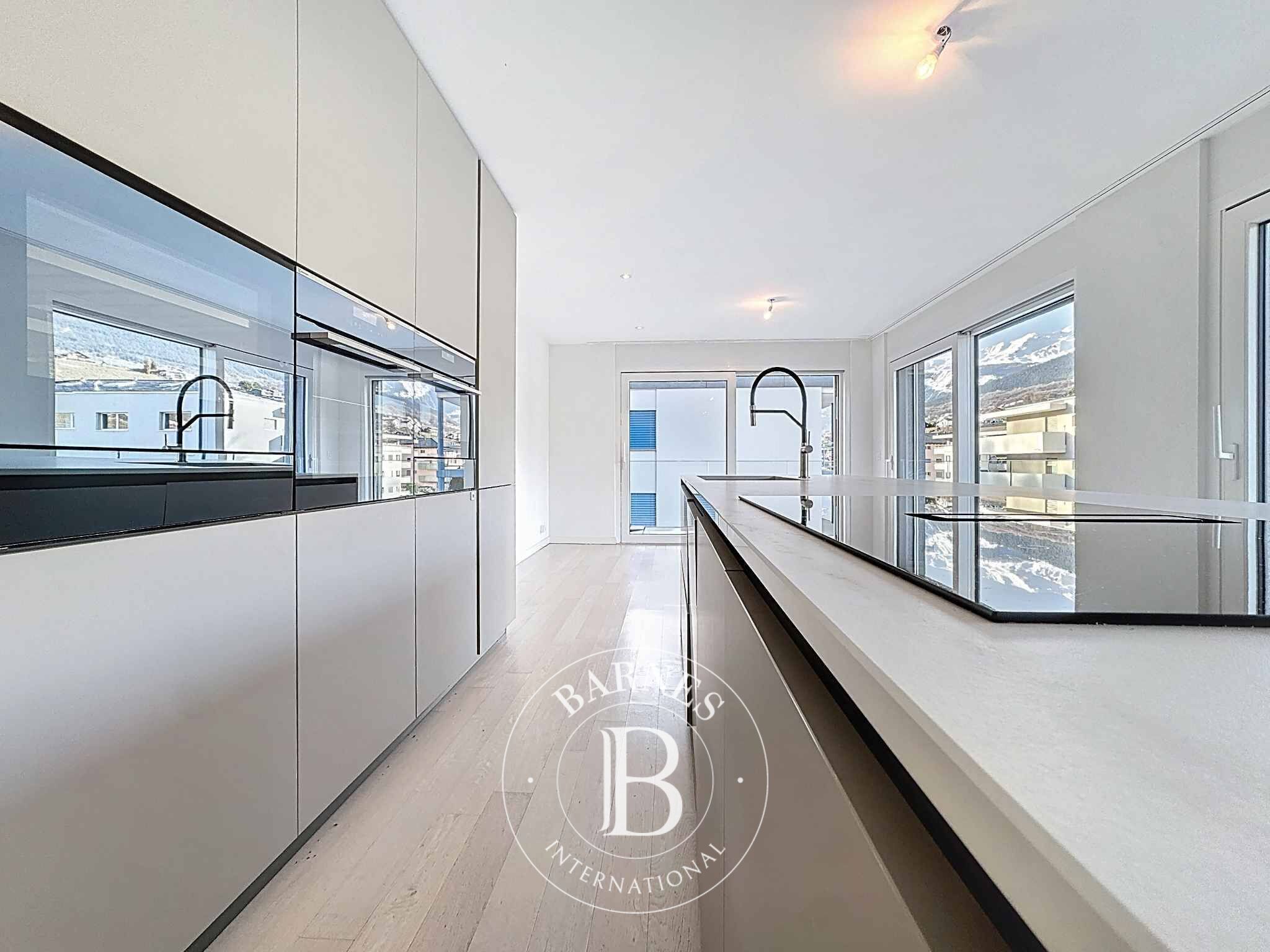 Appartement 4 pièces lumineux avec vue montagne - picture 2