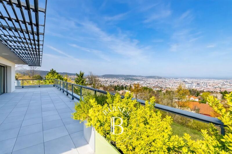 Royat – Exceptional Contemporary Property, a Truly Unique Residence