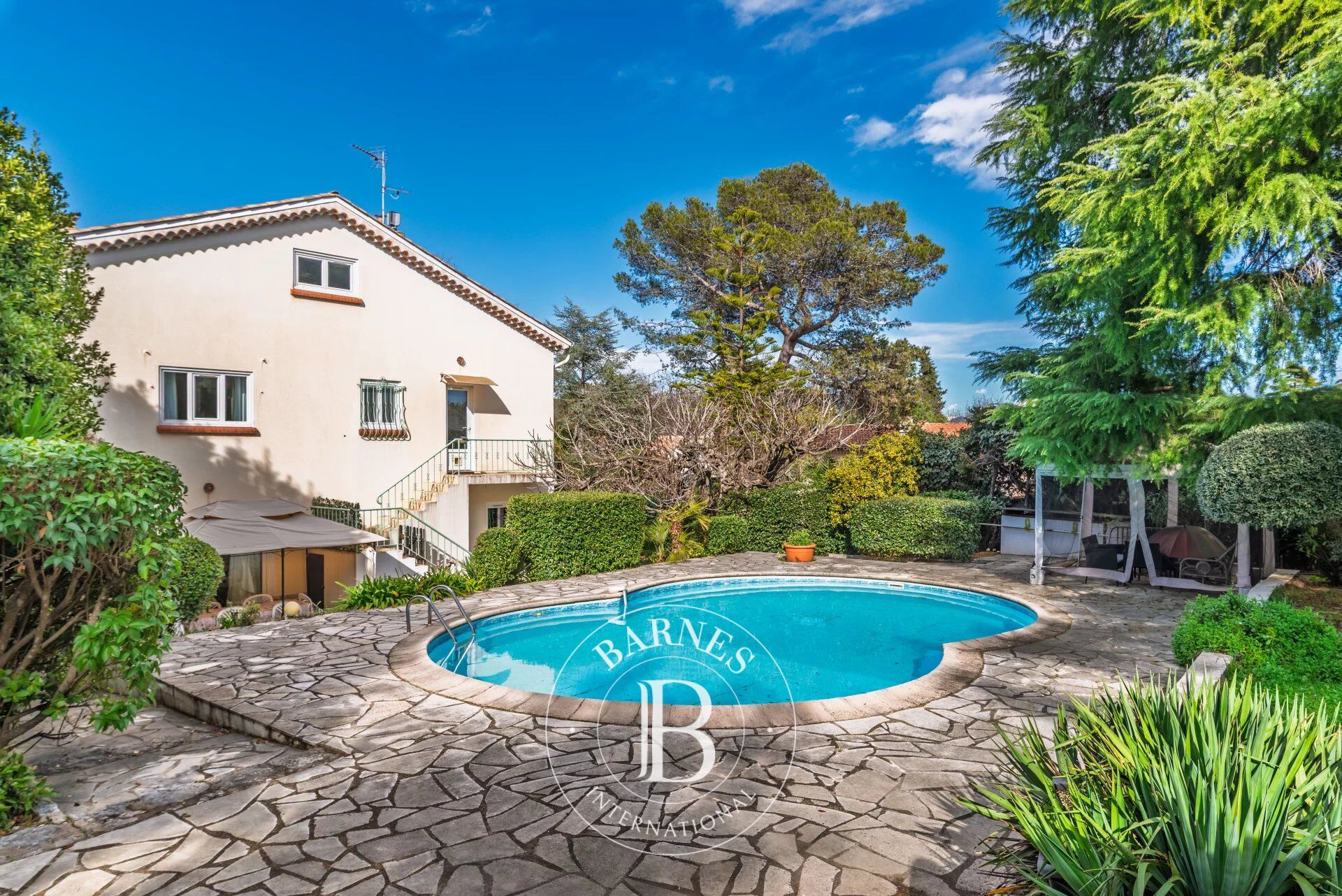 Roquefort-les-Pins, villa avec 5 chambres, studio et piscine - picture 2