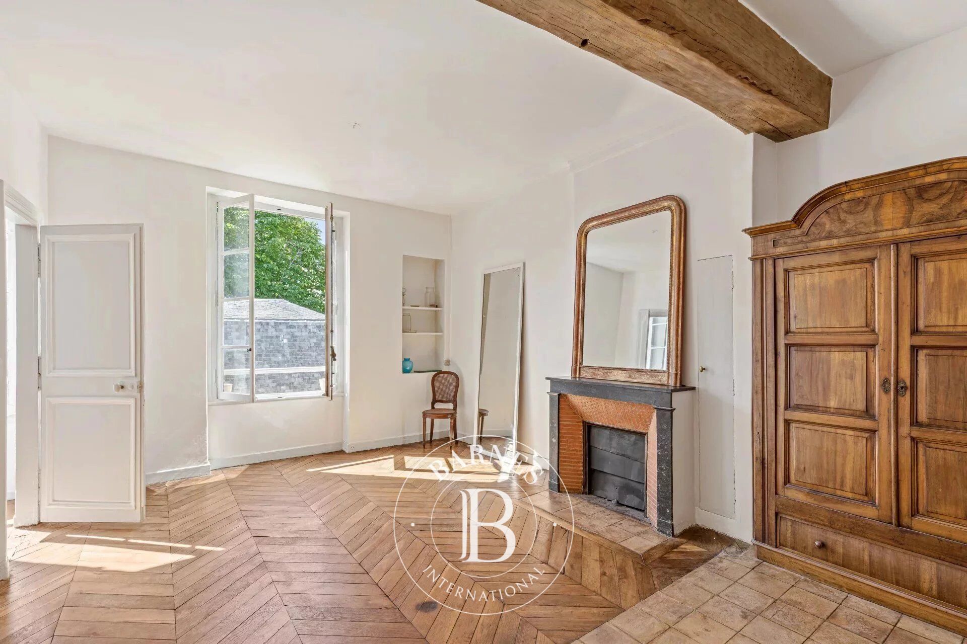 Piso Paris 4ème - picture 1