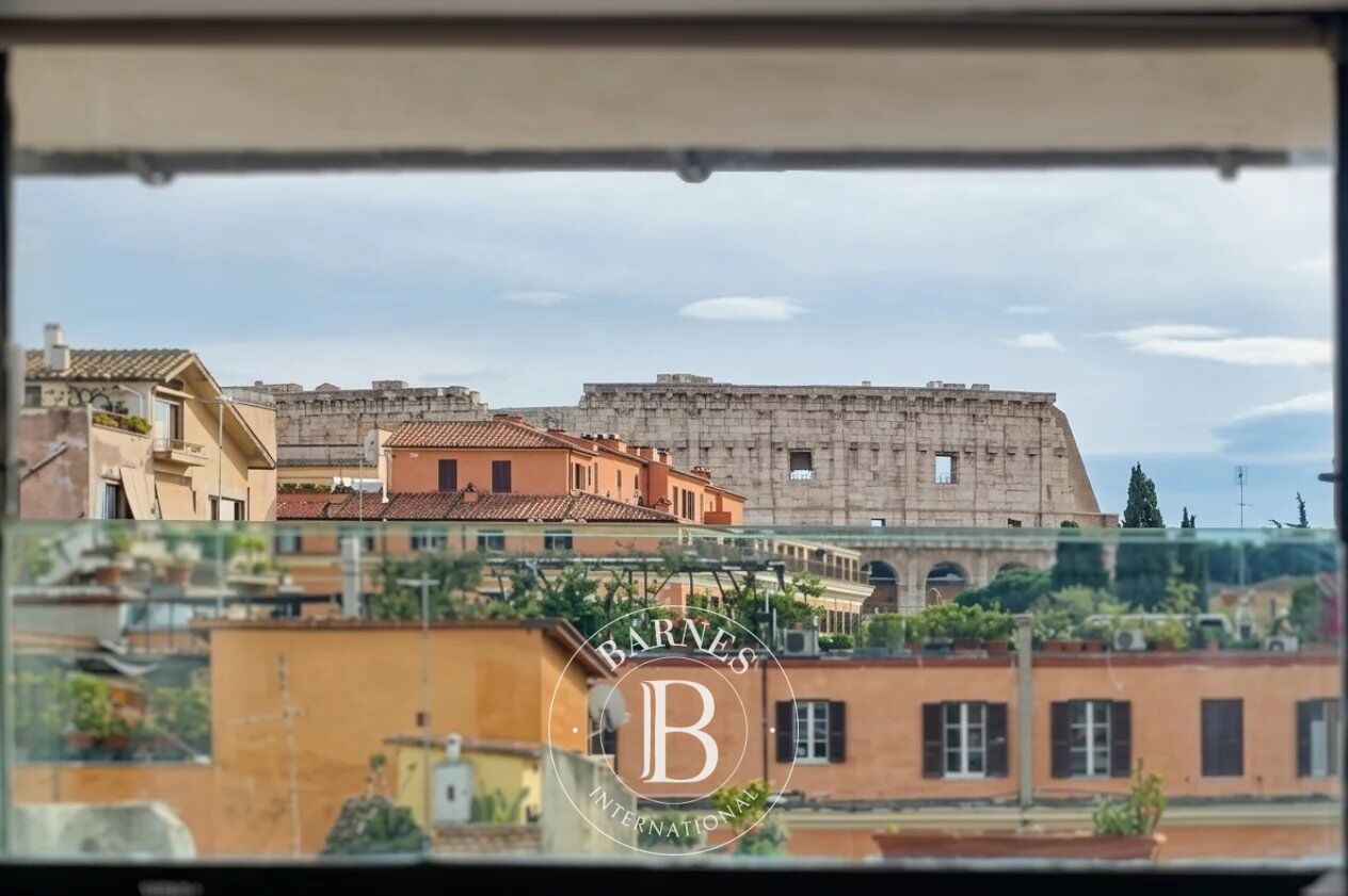Panoramic Penthouse with View of the Colosseum and Imperial Forums - Via Cavour - picture 1