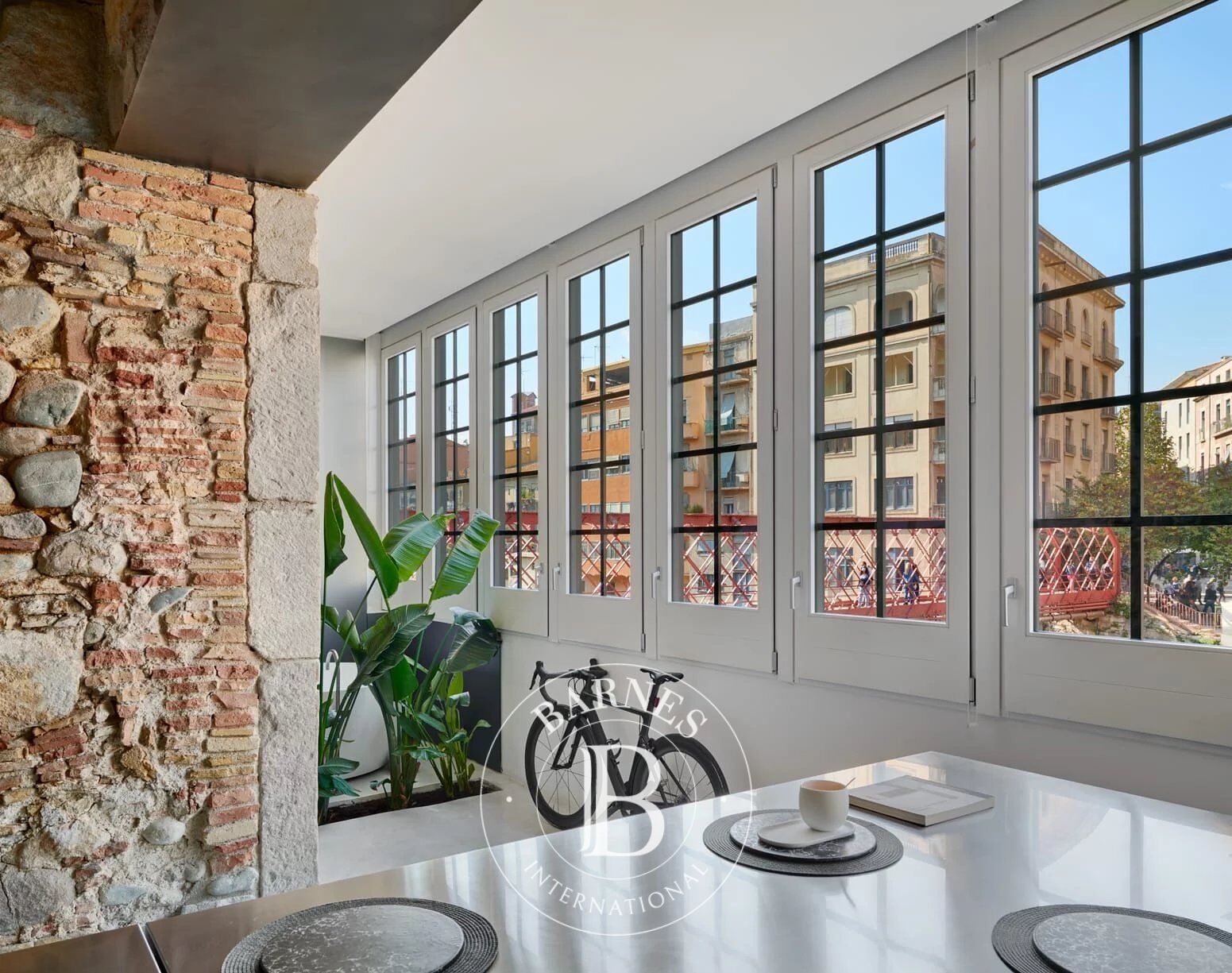 Piso exclusivo totalmente reformado en el Casco Antiguo de Girona - picture 1