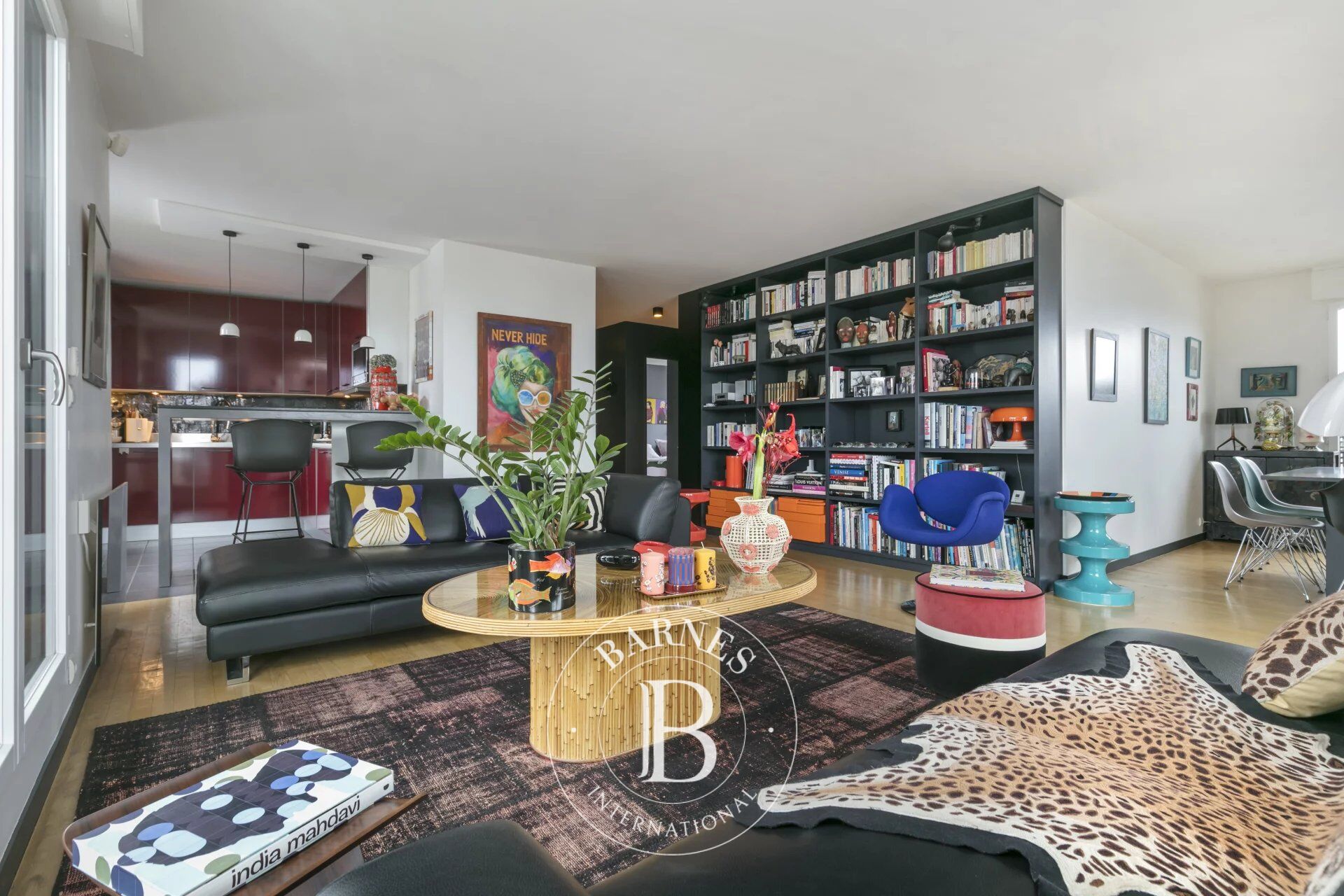 Issy-les-Moulineaux - picture 1