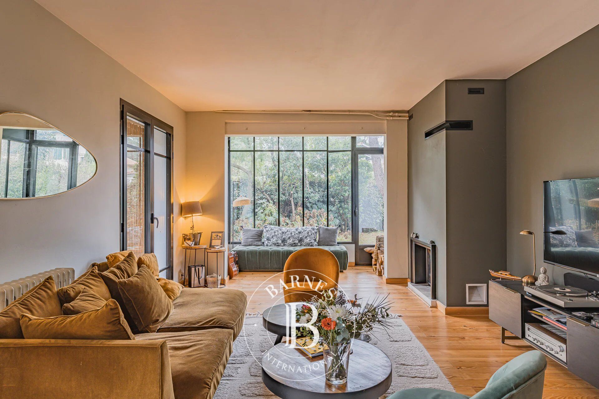 VILLA BASCO LANDAISE RÉNOVÉE AVEC PISCINE DANS LE QUARTIER DES ABATILLES À ARCACHON - picture 3