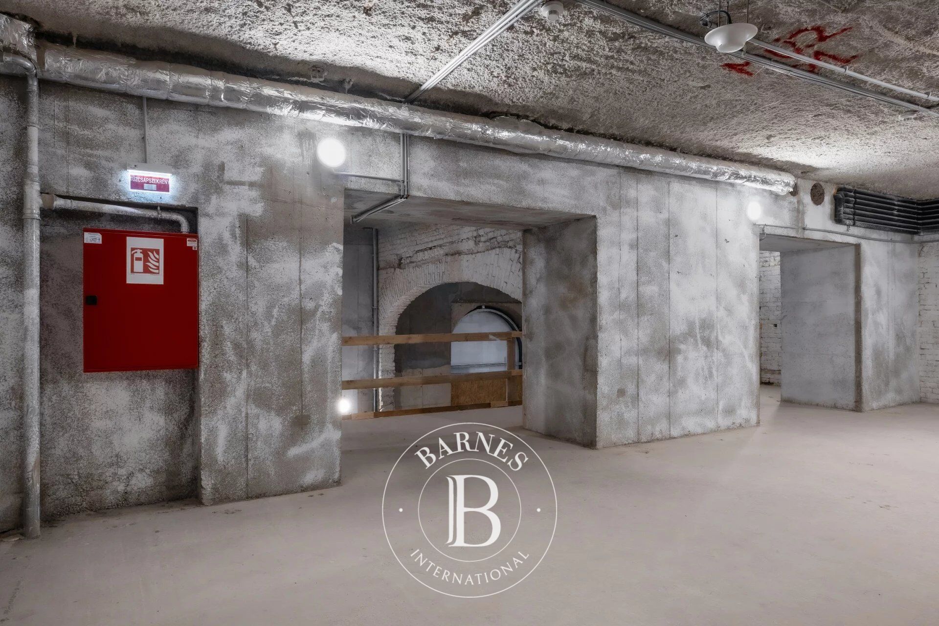 Commerce Budapest VI. kerülete - picture 3