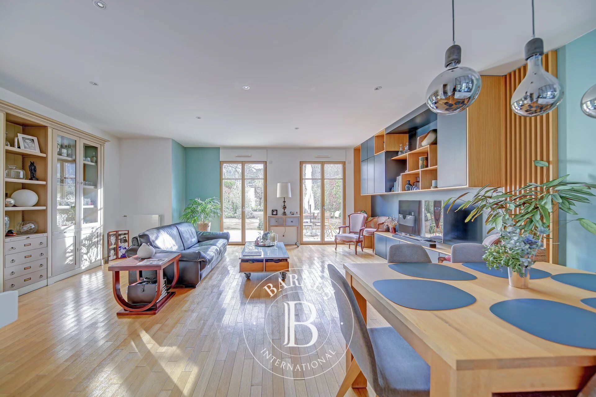 Casa Versailles - picture 2