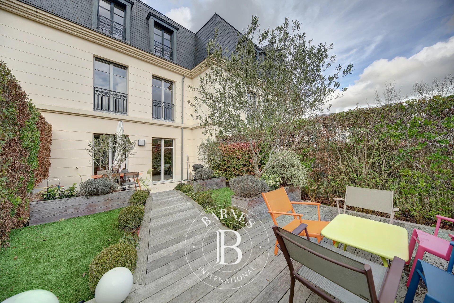 Casa Versailles - picture 1